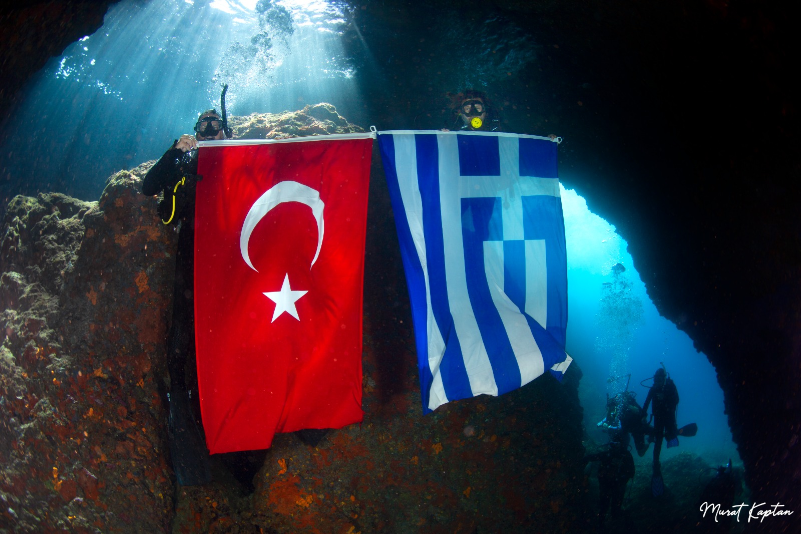 EGE’NİN İKİ YAKASI SUALTINDA BİRLEŞTİ