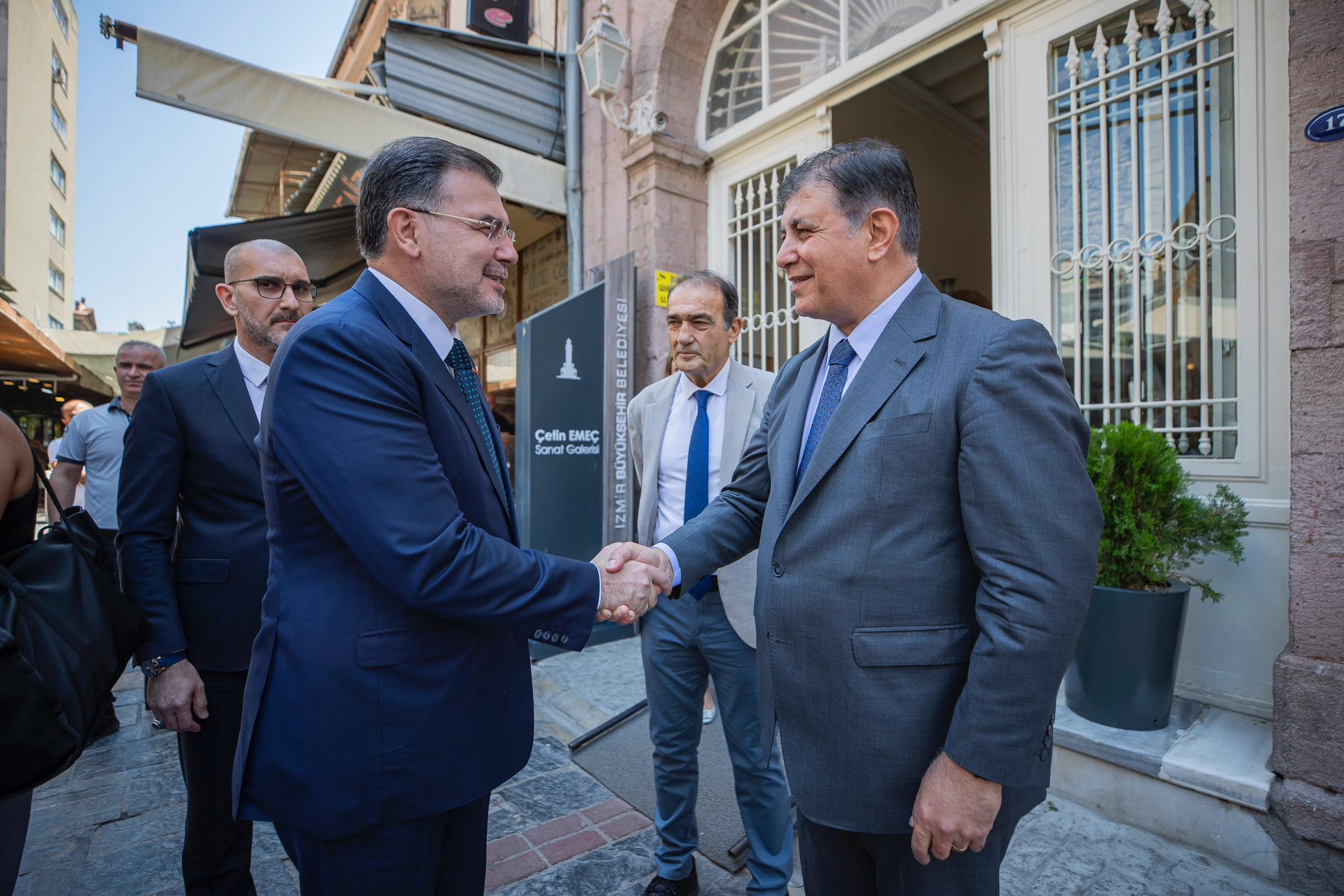 AK Parti'den Tugay'a iade-i ziyaret