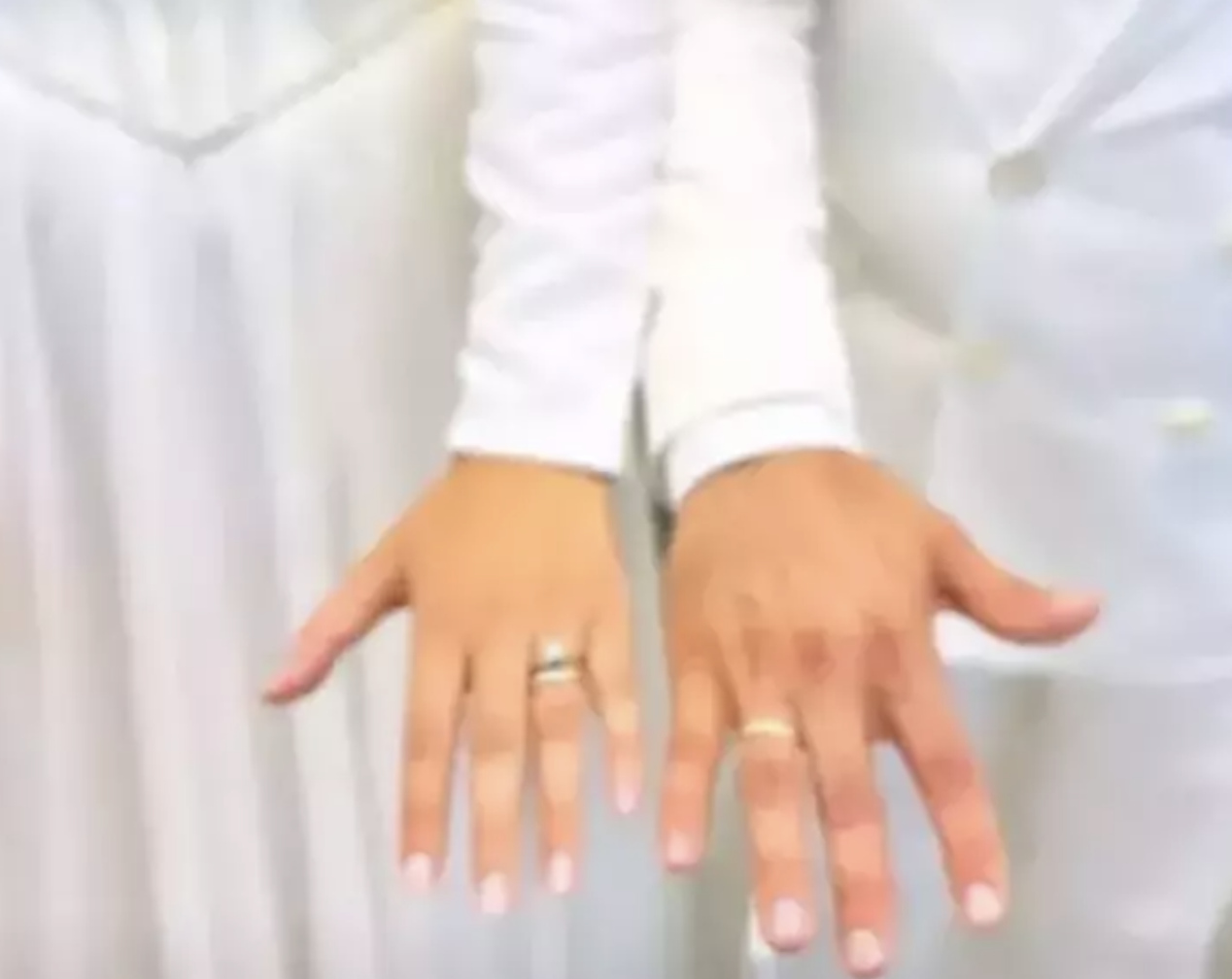 Kadir Ezildi evlilik yolunda ilk adımı attı! Sözden kareler gündem oldu