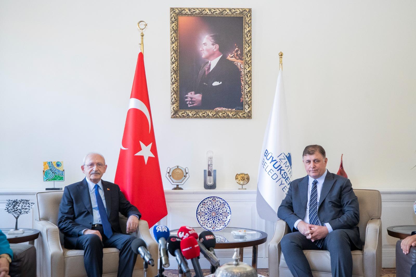 CHP’nin 7’nci Genel Başkanı Kemal Kılıçdaroğlu İzmir’de Büyükşehir Belediyesi’ni ziyaret etti