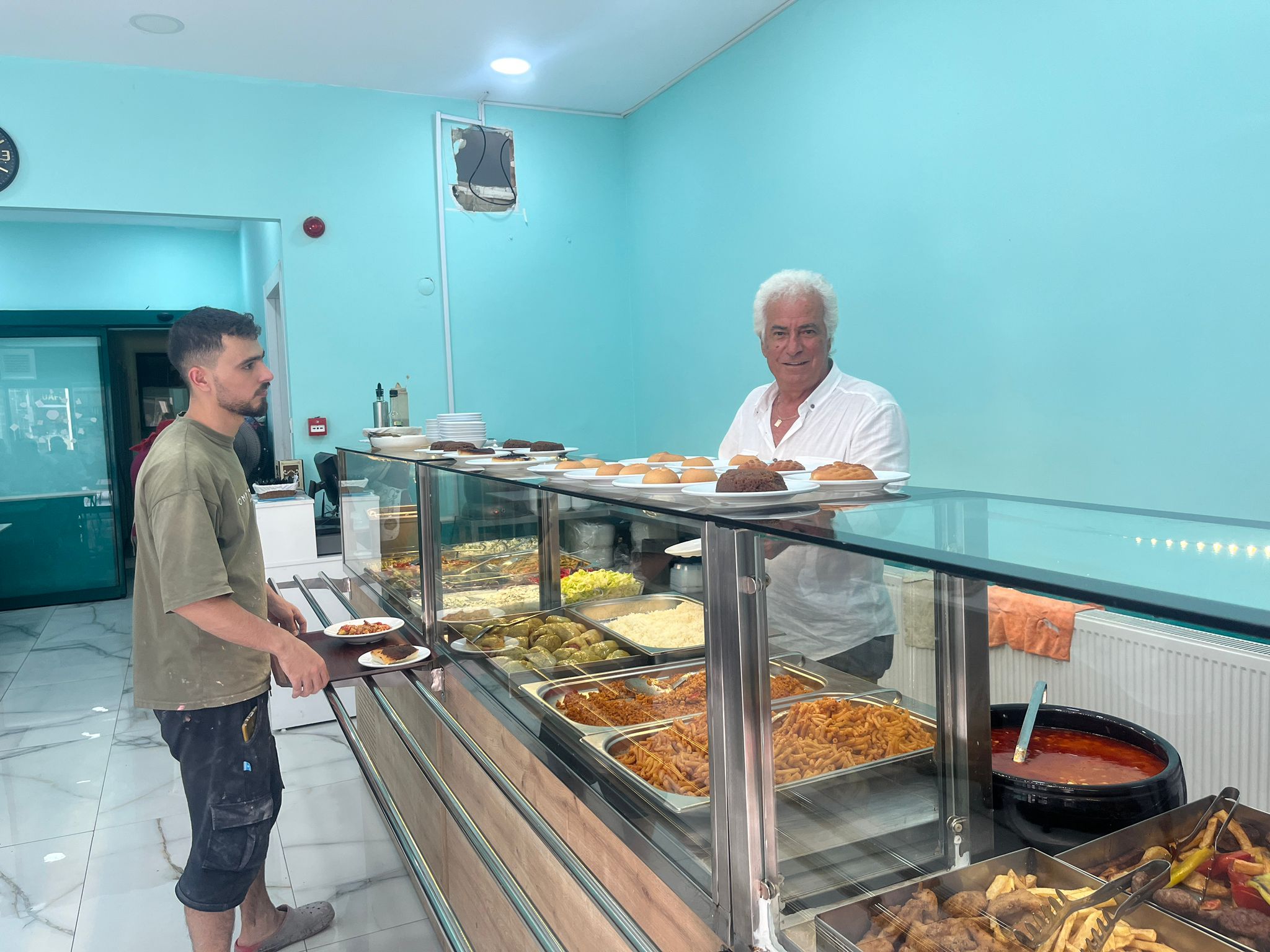 Alsancak'ta Lezzet ve Kalitenin Aile Dostu Buluşma Noktası: "Meş'ale"