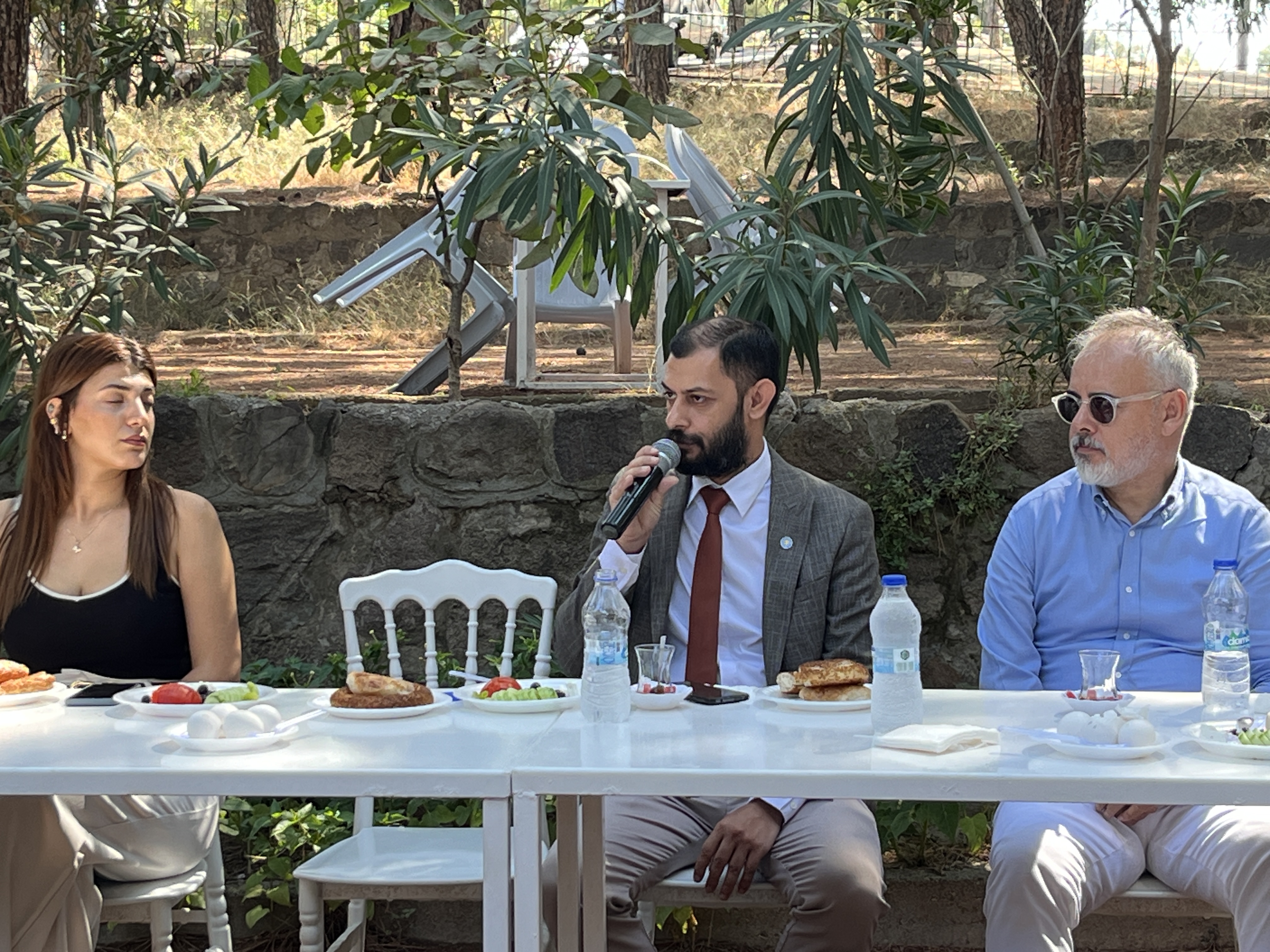 Kadifekale Yaşatma ve Kalkındırma Derneği Genel Kurul toplantısı gerçekleşti: Salih Erkek güven tazeledi