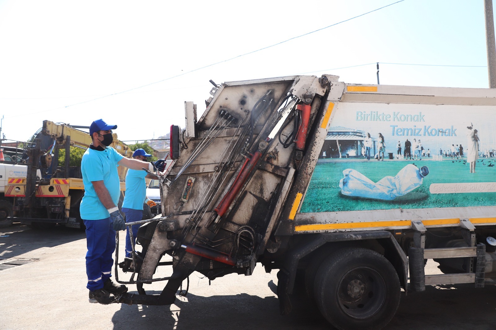 Konak Belediyesi işçileri bir kez daha örnek oldu