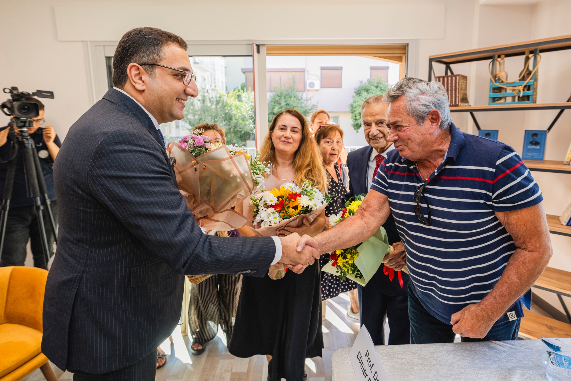 Yiğit'ten ileri yaş bireylere övgü: "Başımızın tacısınız"