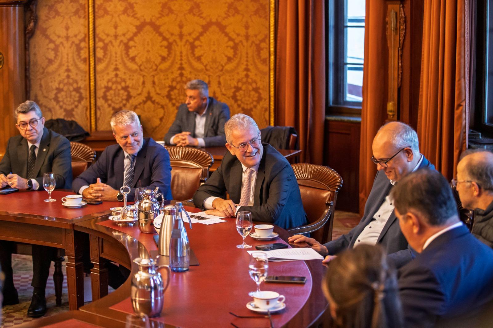 Başkan Tugay ve İzmir heyeti Almanya’da önemli temaslarda bulundu