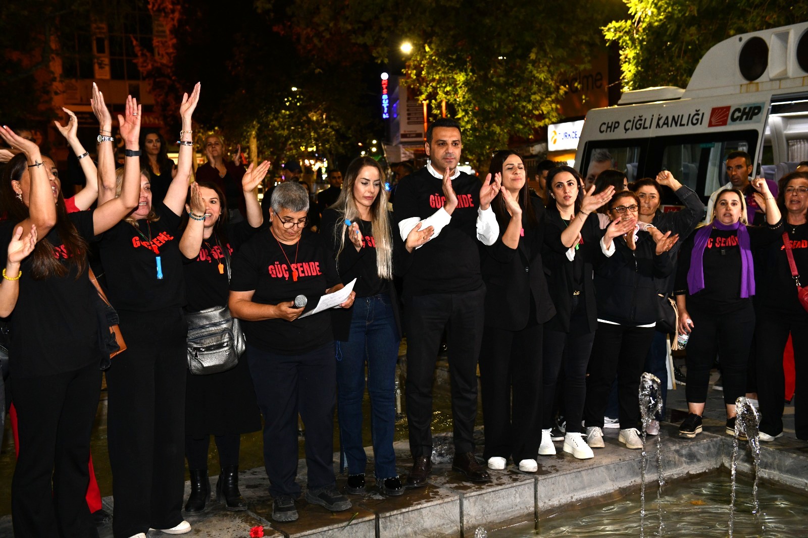 “Kırık Saçlar” Çiğli’den Ses Yükseltti