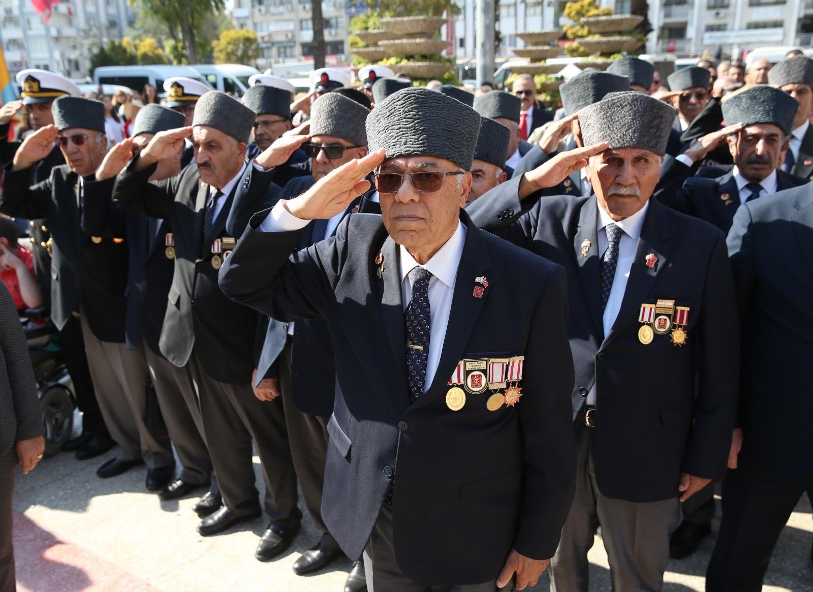 Karşıyaka’da Cumhuriyet Bayramı gururla kutlanıyor!