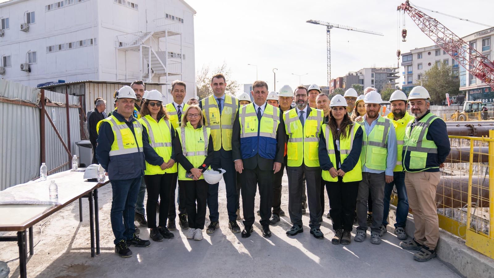 Buca Metrosu’nda tarihi gün: iki TBM aynı anda ışığı gördü