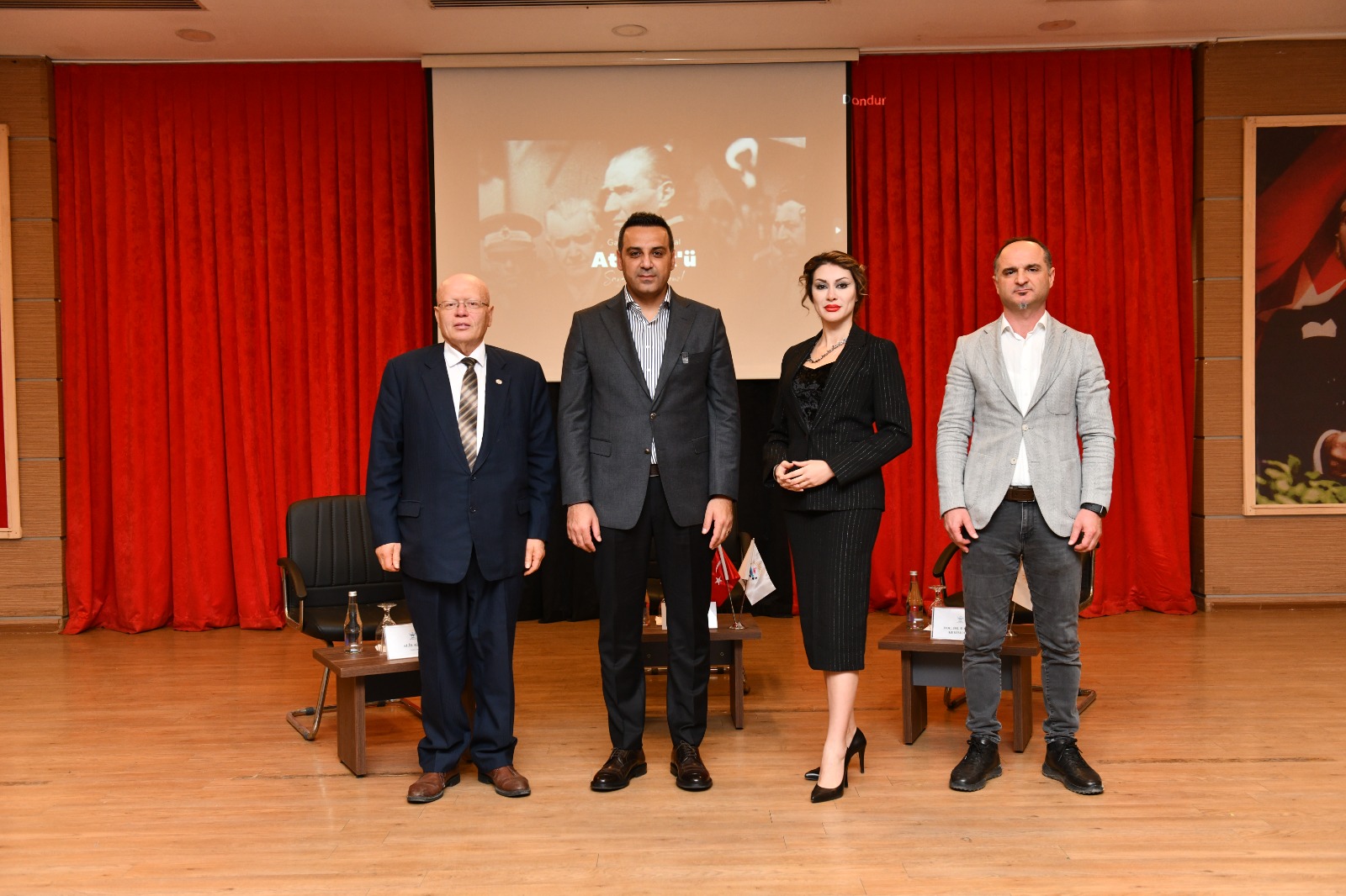 Çiğli’de “Önce İnsan ve Bir Dahi Atatürk" Belgesel Gösterimine Büyük İlgi