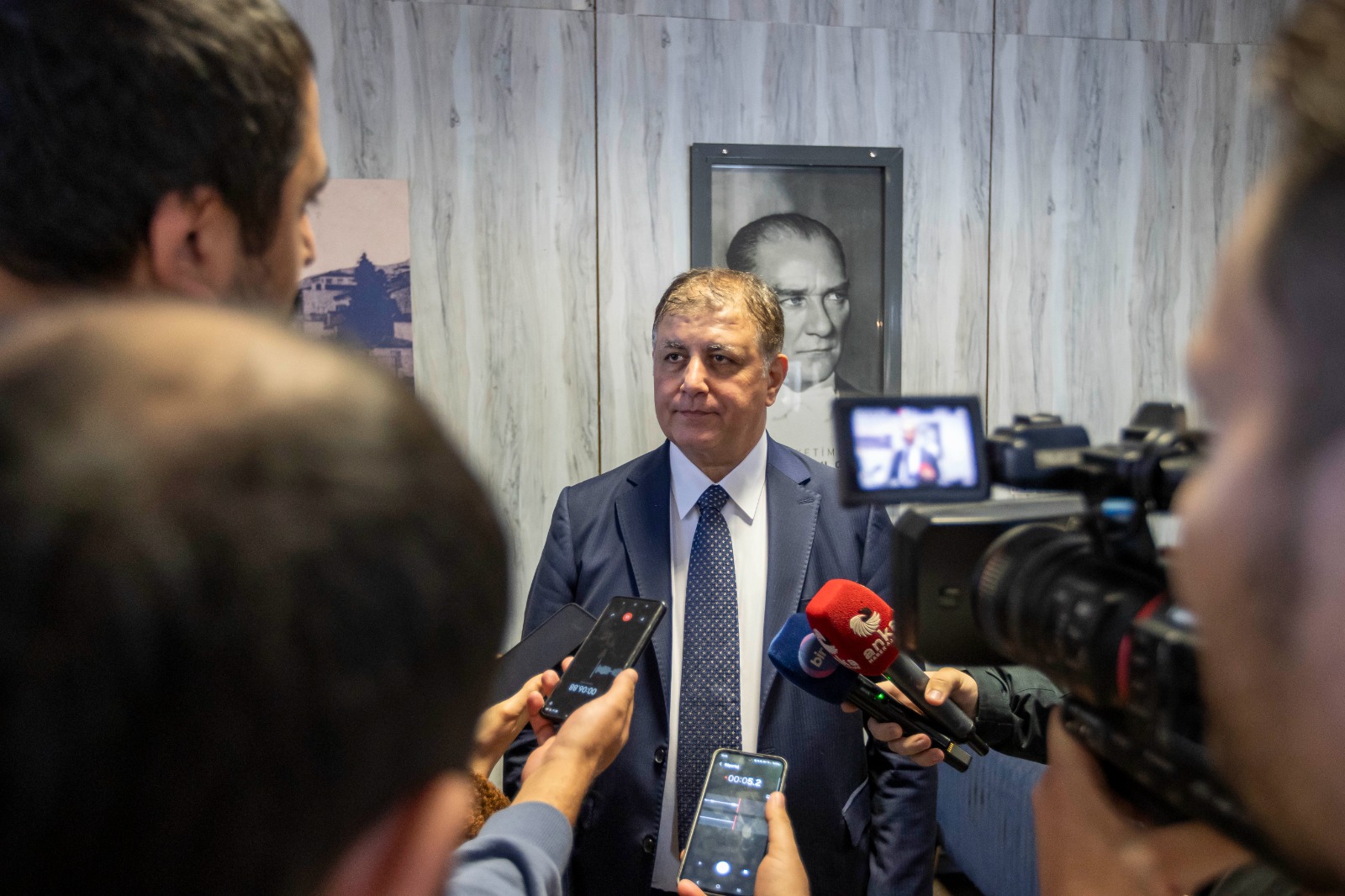 Başkan Tugay’dan gündeme dair mesajlar