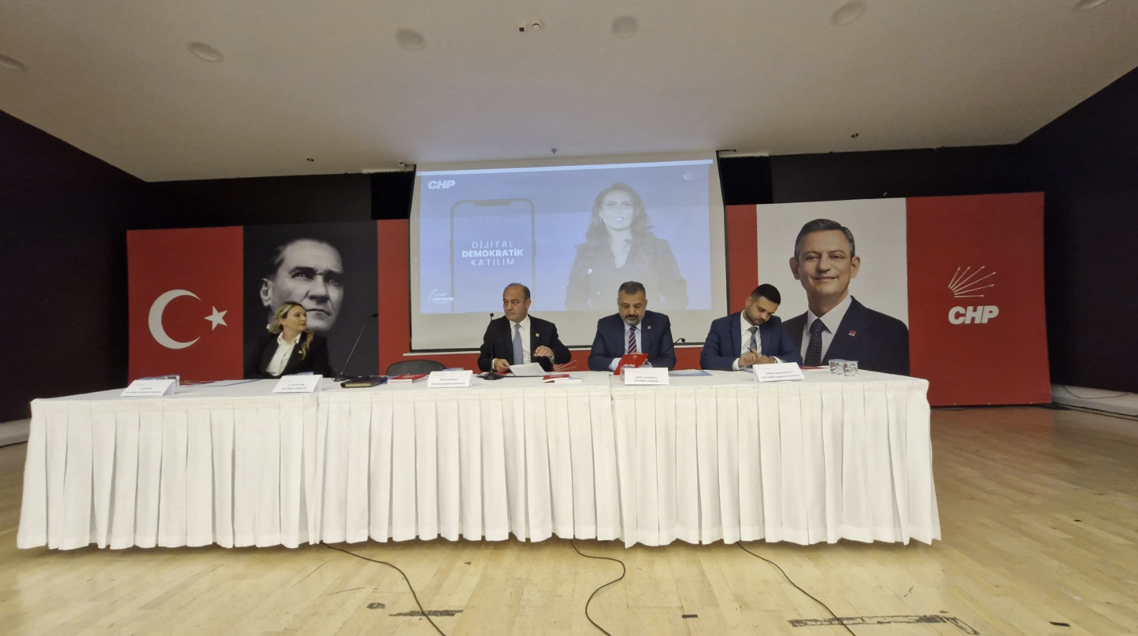 CHP İzmir'de Danışma Kurulu raporu... Kimler ne  konuştu?