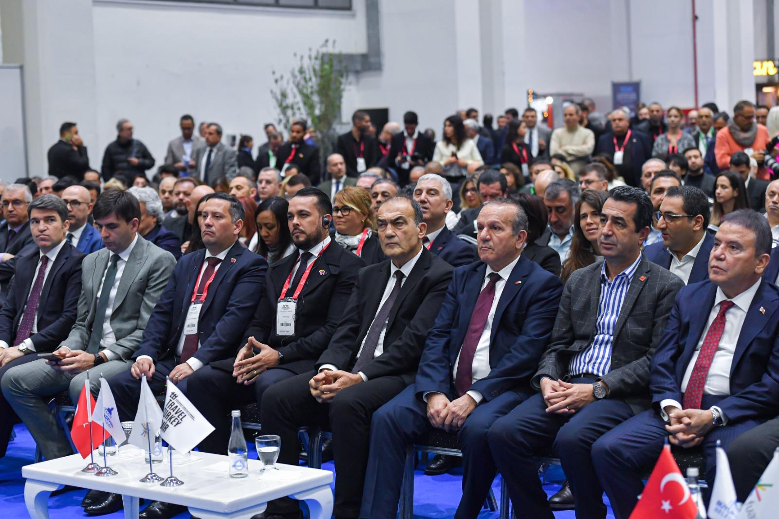 Sağlık ve turizm sektörlerinin kalbi İzmir’de atıyor