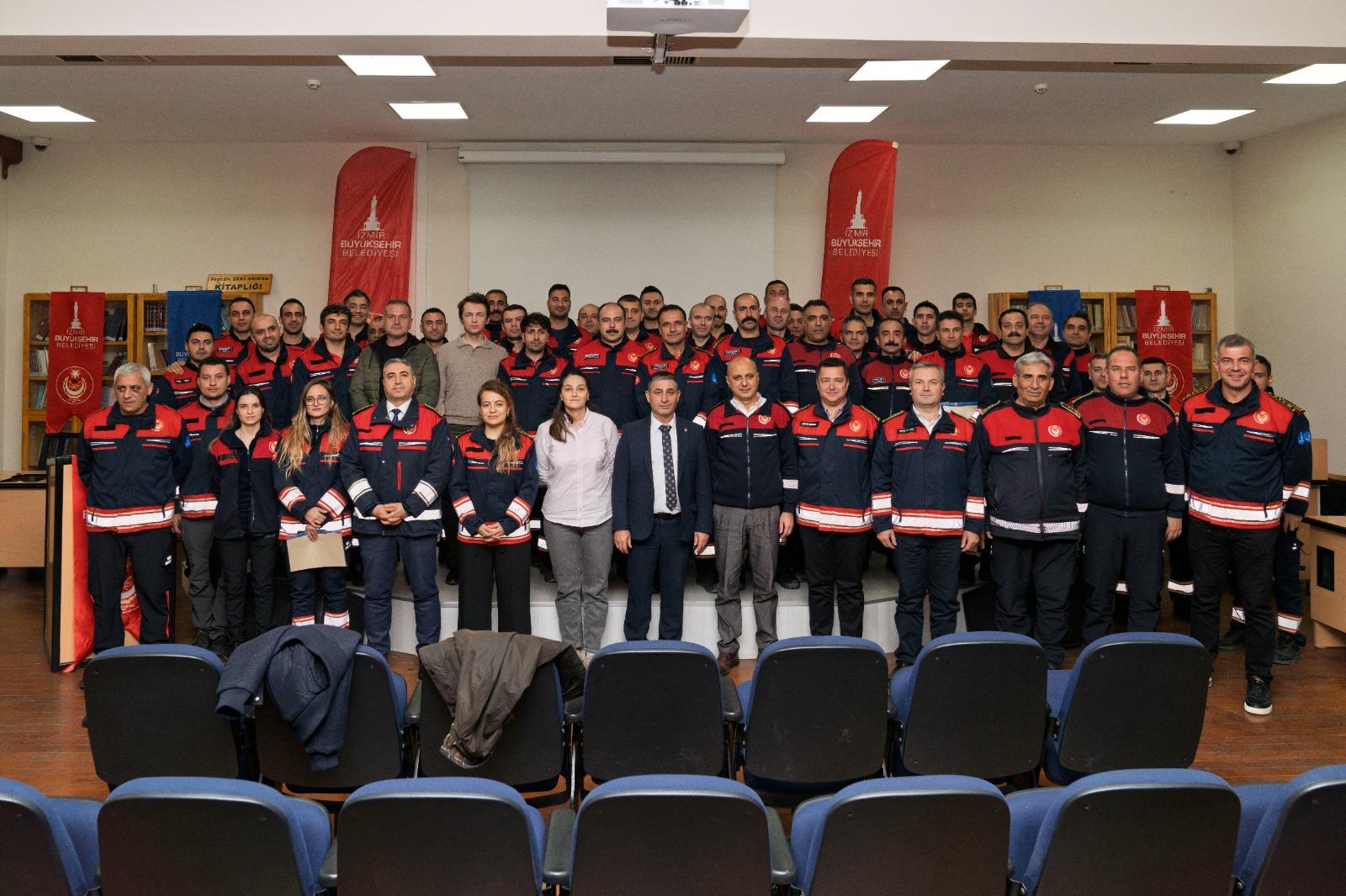 İzmir İtfaiyesi’nden bir başarı daha, Endüstriyel yangınlara müdahalede artık daha deneyimliler