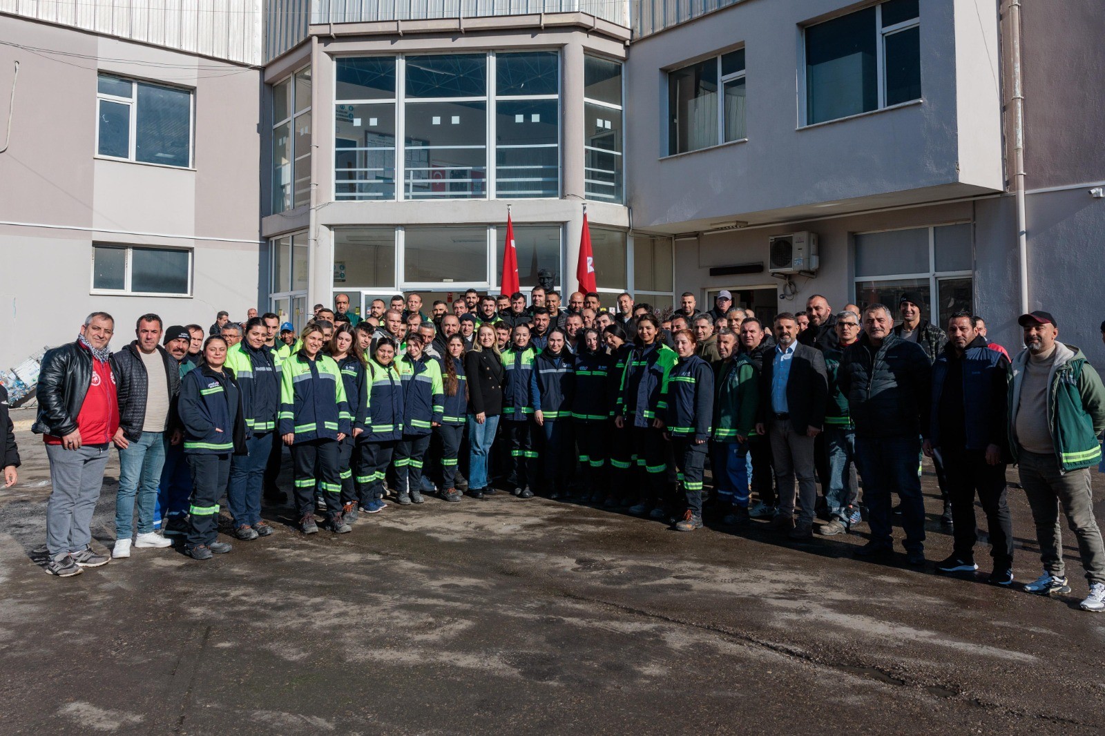 Başkan Mutlu belediye çalışanlarının yeni yılını kutladı