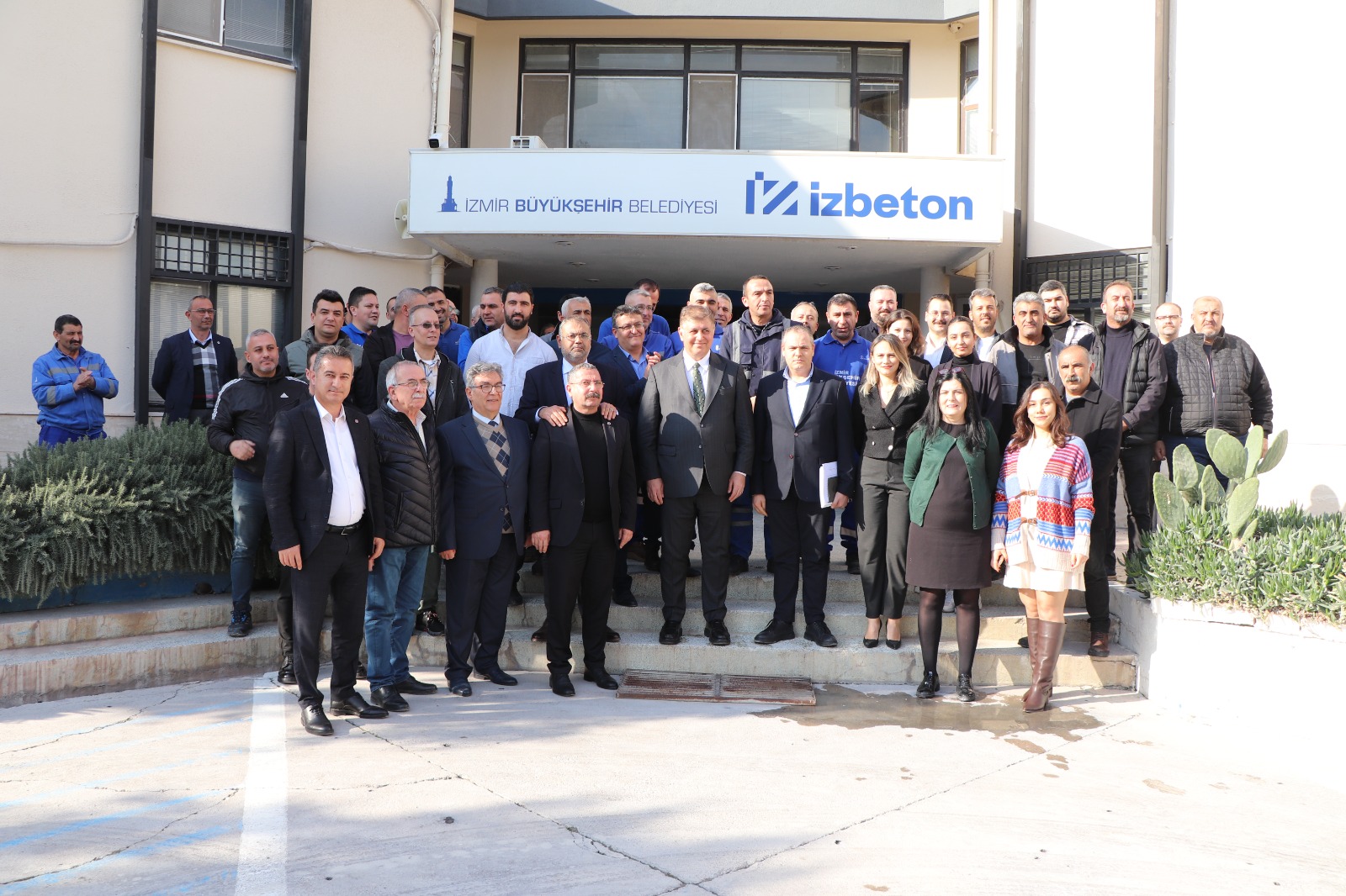 Başkan Tugay İZBETON işçileriyle buluştu 2025’in yol haritası çizildi