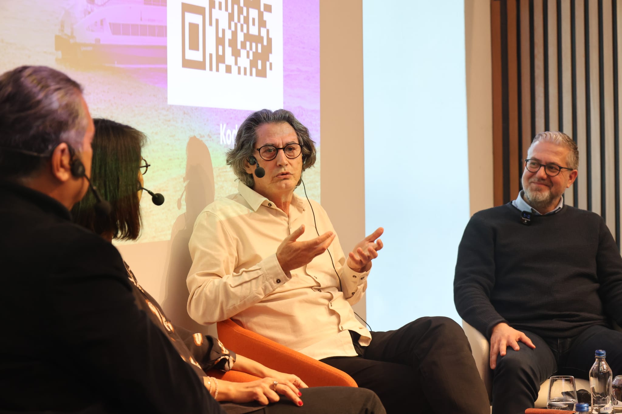 “Nasıl bir İzmir” serisi “Tasarım Kenti  ve Kentin Tasarımı” paneli ile devam etti