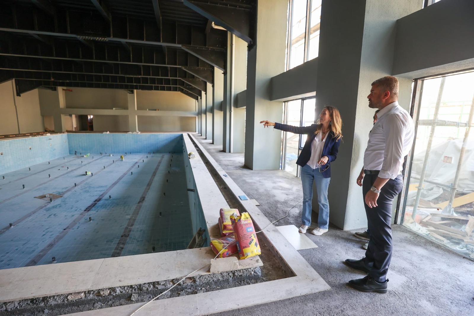 Buca'da fiziki yatırımlar tüm hızıyla sürüyor