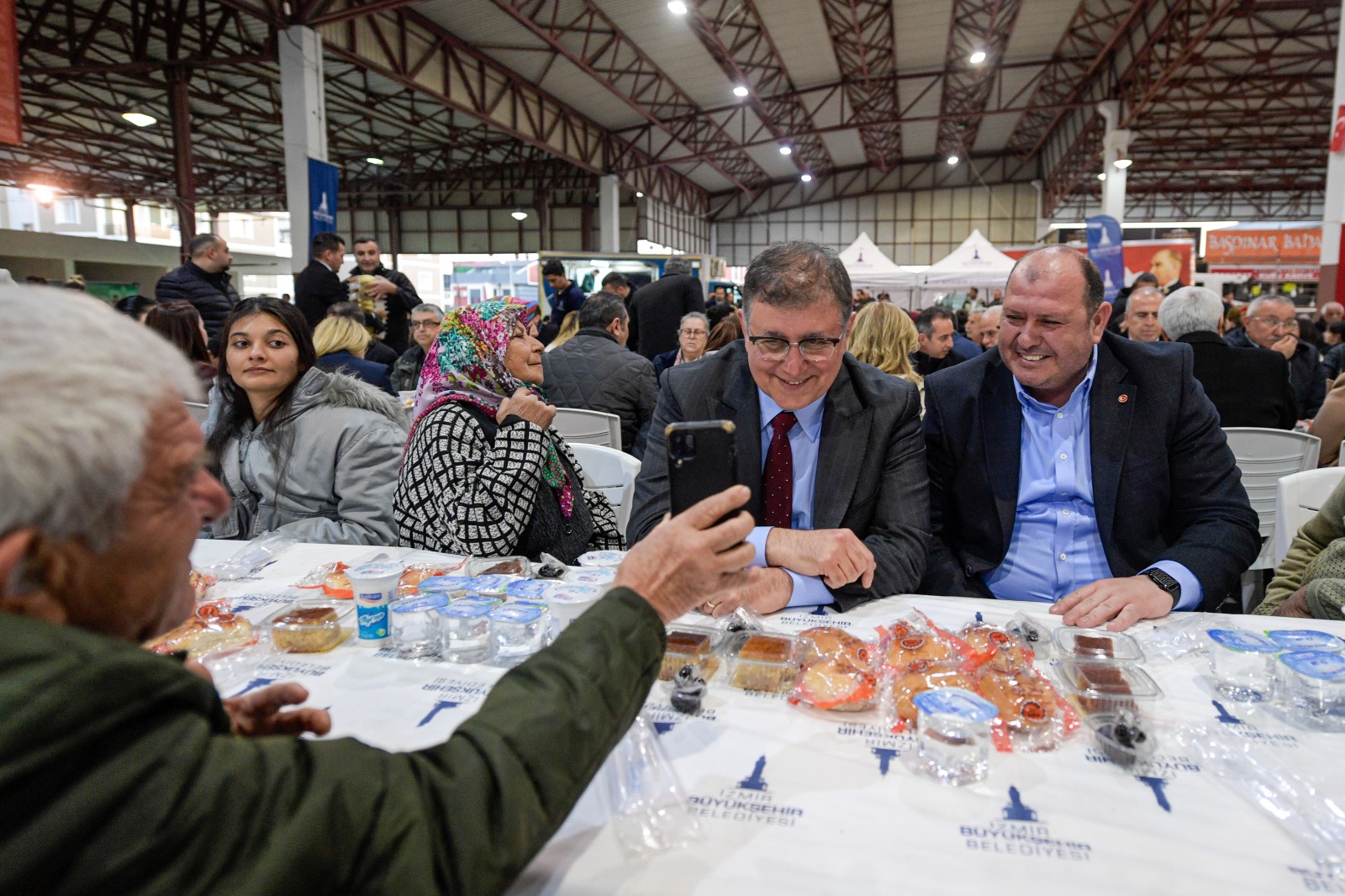 Başkan Tugay “Sosyal desteklere ihtiyacın olmadığı günleri görmek için çalışıyoruz”