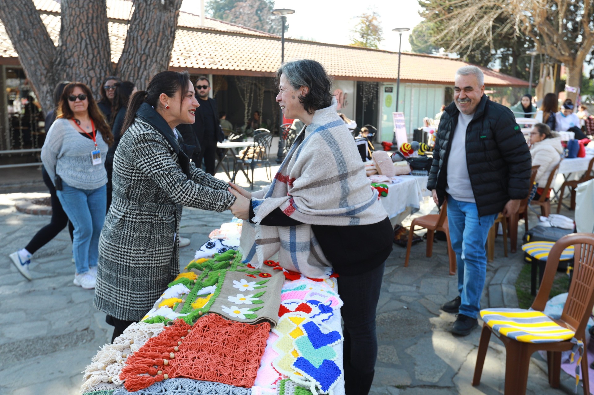 Efes Selçuk’ta 8 Mart Dünya Emekçi Kadınlar Günü Anması: MÜCADELE EDEN KADINLARIN HİKÂYESİ BU SERGİDE