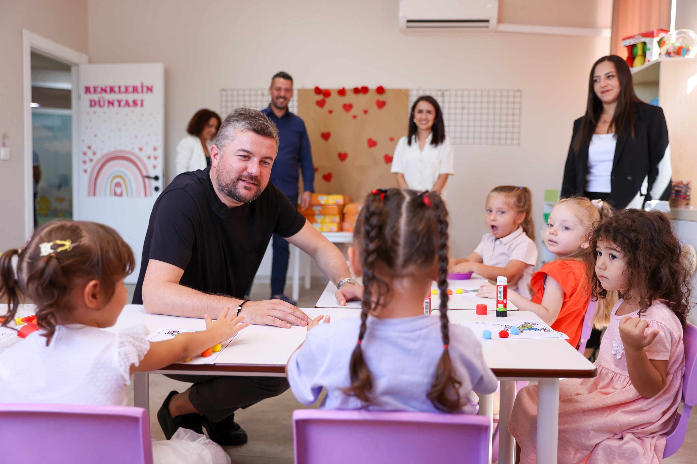Buca'da anne babaların yüzlerini güldüren eğitim hizmeti