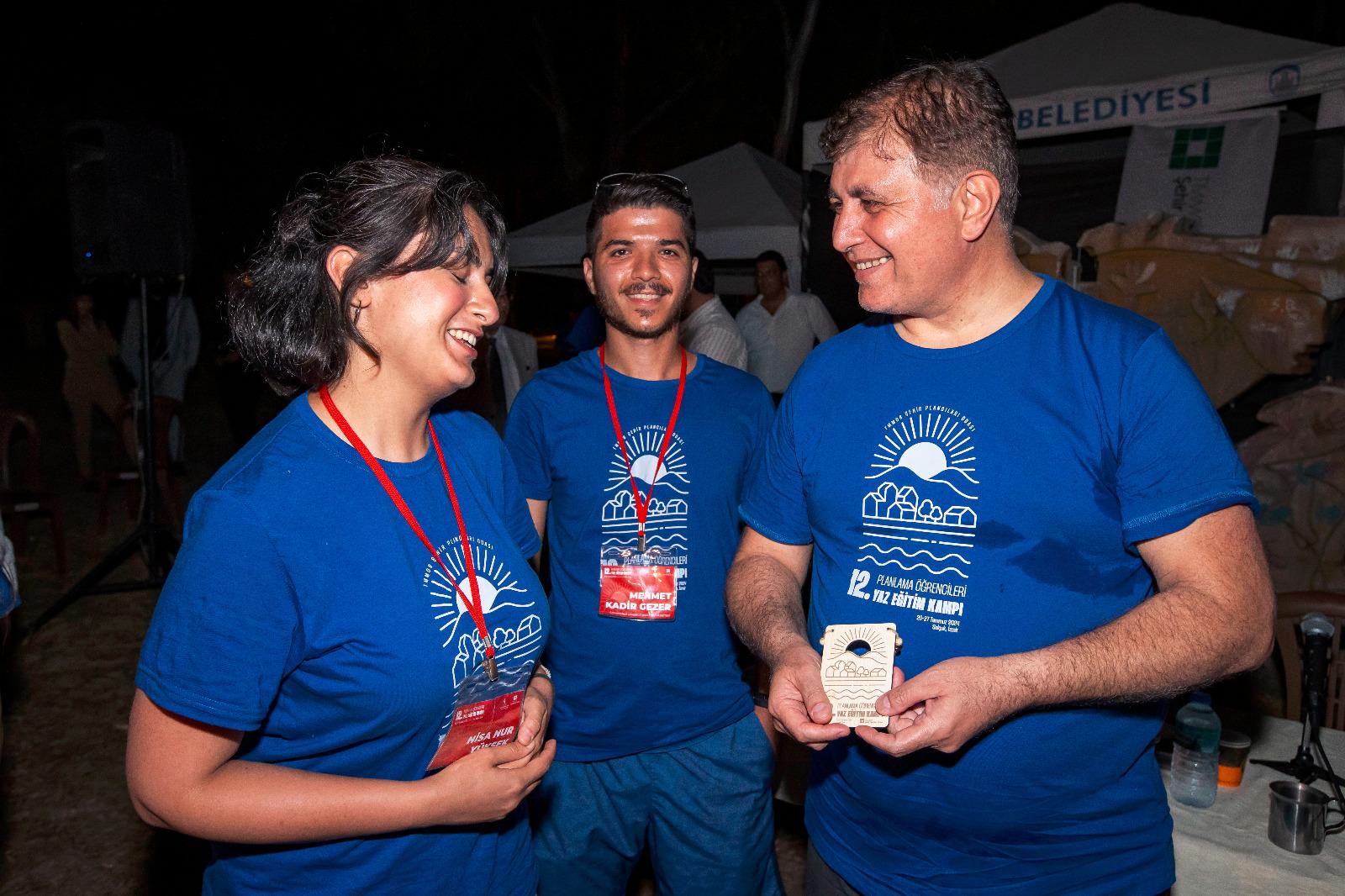 Cumhuriyet’in genç tasarımcıları İzmir’de buluşuyor