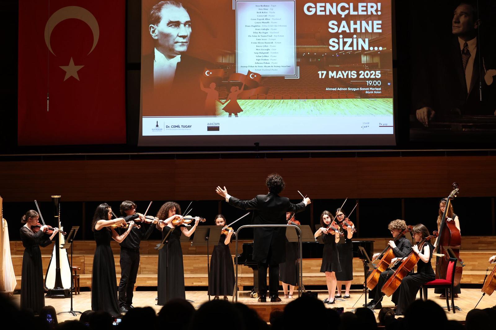 AASSM’de sahne gençlerin