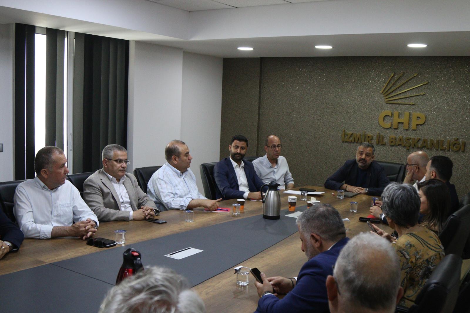 CHP İZMİR ÖRGÜTÜNDEN TUGAY’A TAM DESTEK