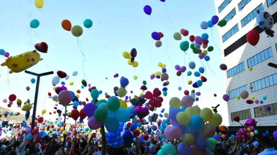 Bayramda Umut Etkinliği Onkoloji Hastası Çocuklar İçin Balonlar Gökyüzüne Bırakıldı