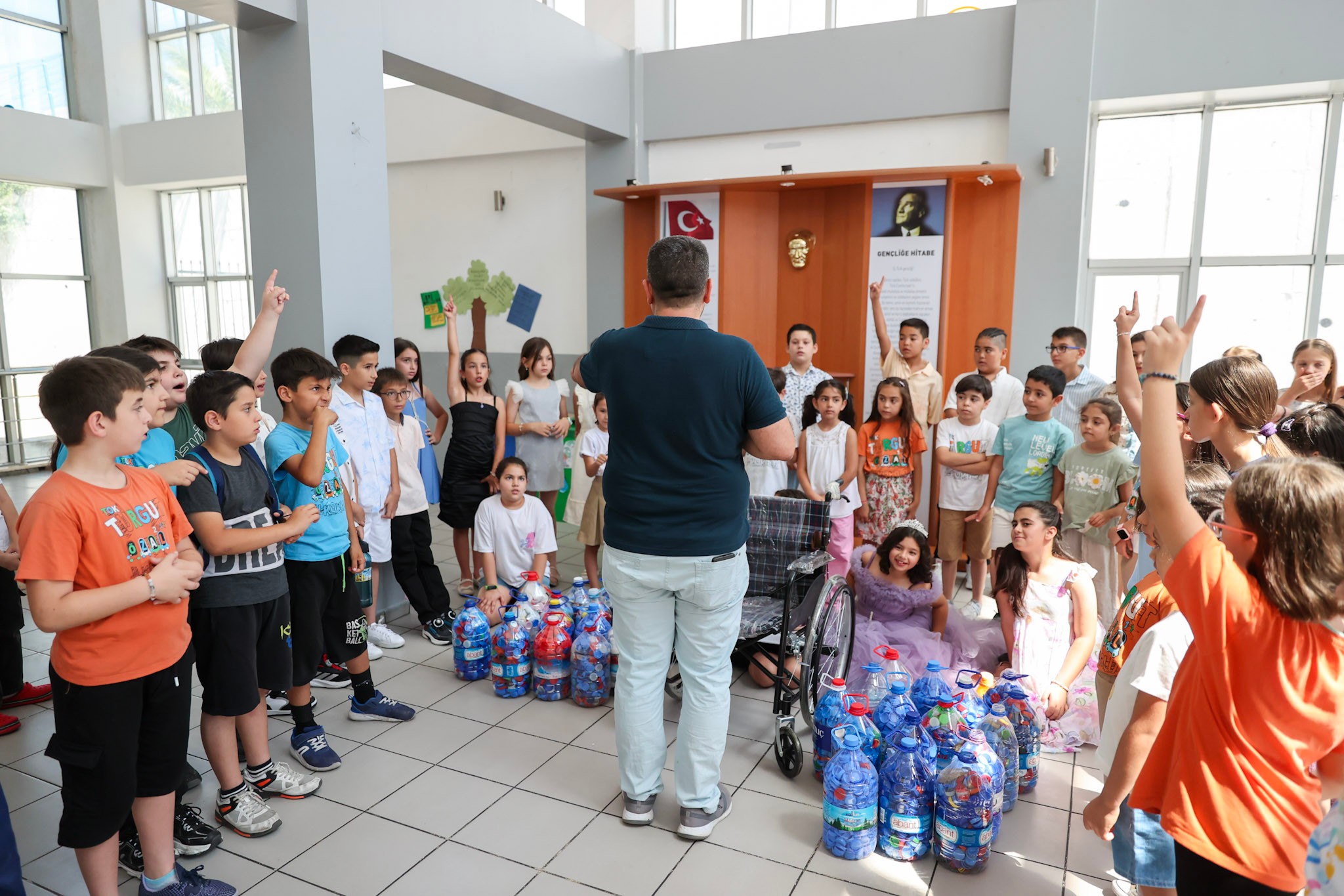 Bucalılar kapakları topluyor engelleri birlikte aşıyor