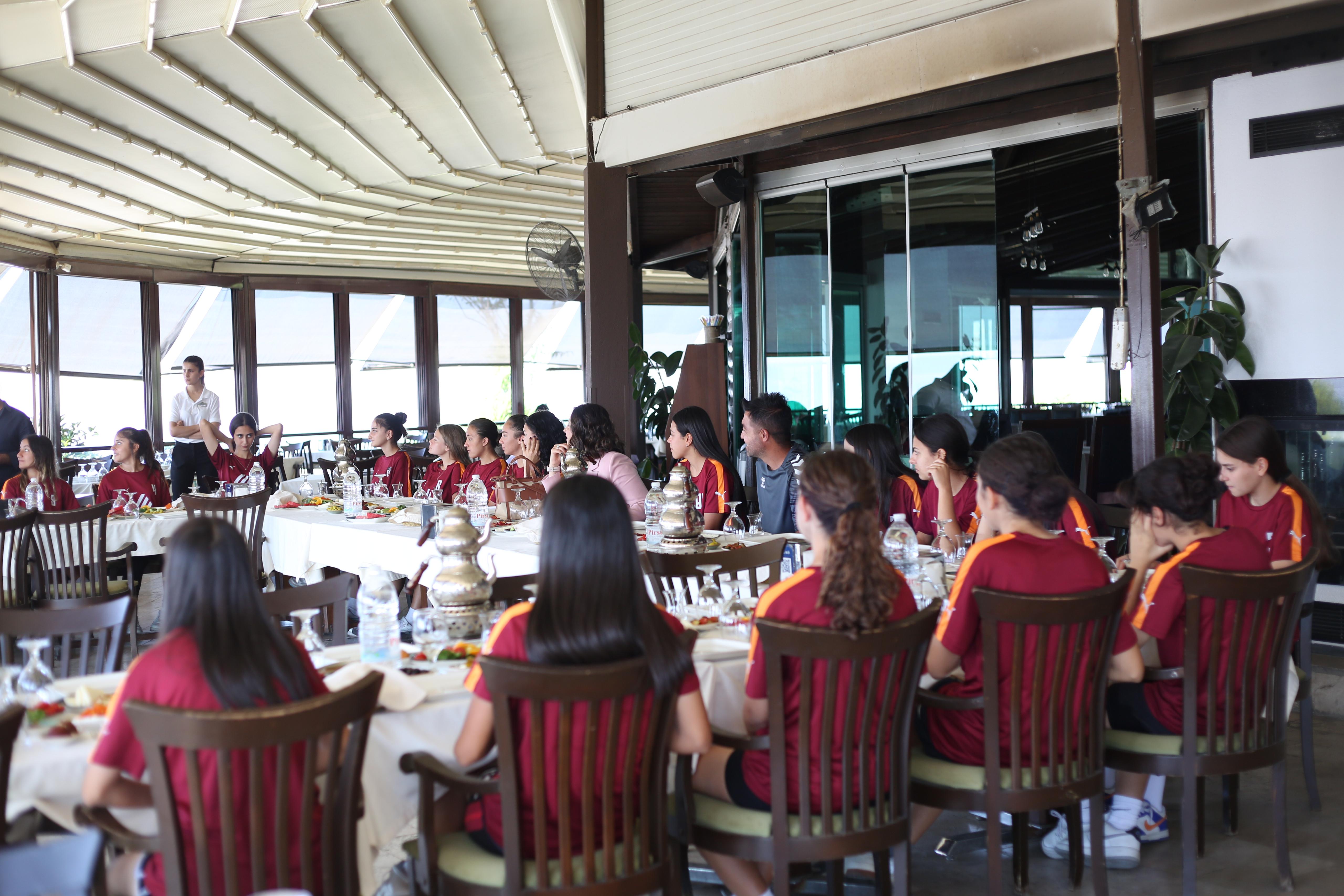 Kahramanlar Lions Kulübü’nden Örnek Sosyal Sorumluluk Projesi: Görme Engellilere ve Kadın Futboluna Destek