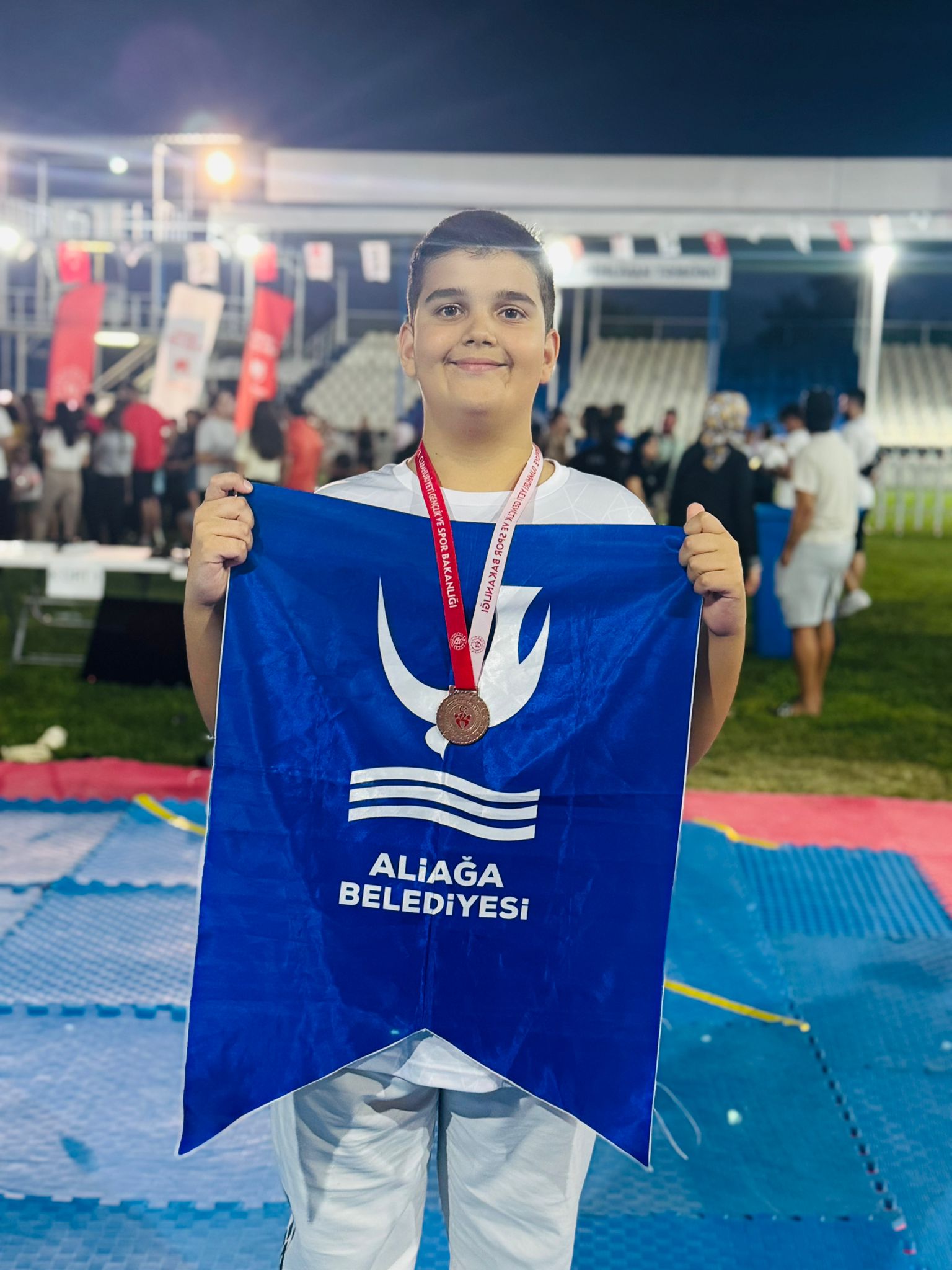 Aliağa’nın Minik Şampiyonları Manisa’dan Zaferle Döndü