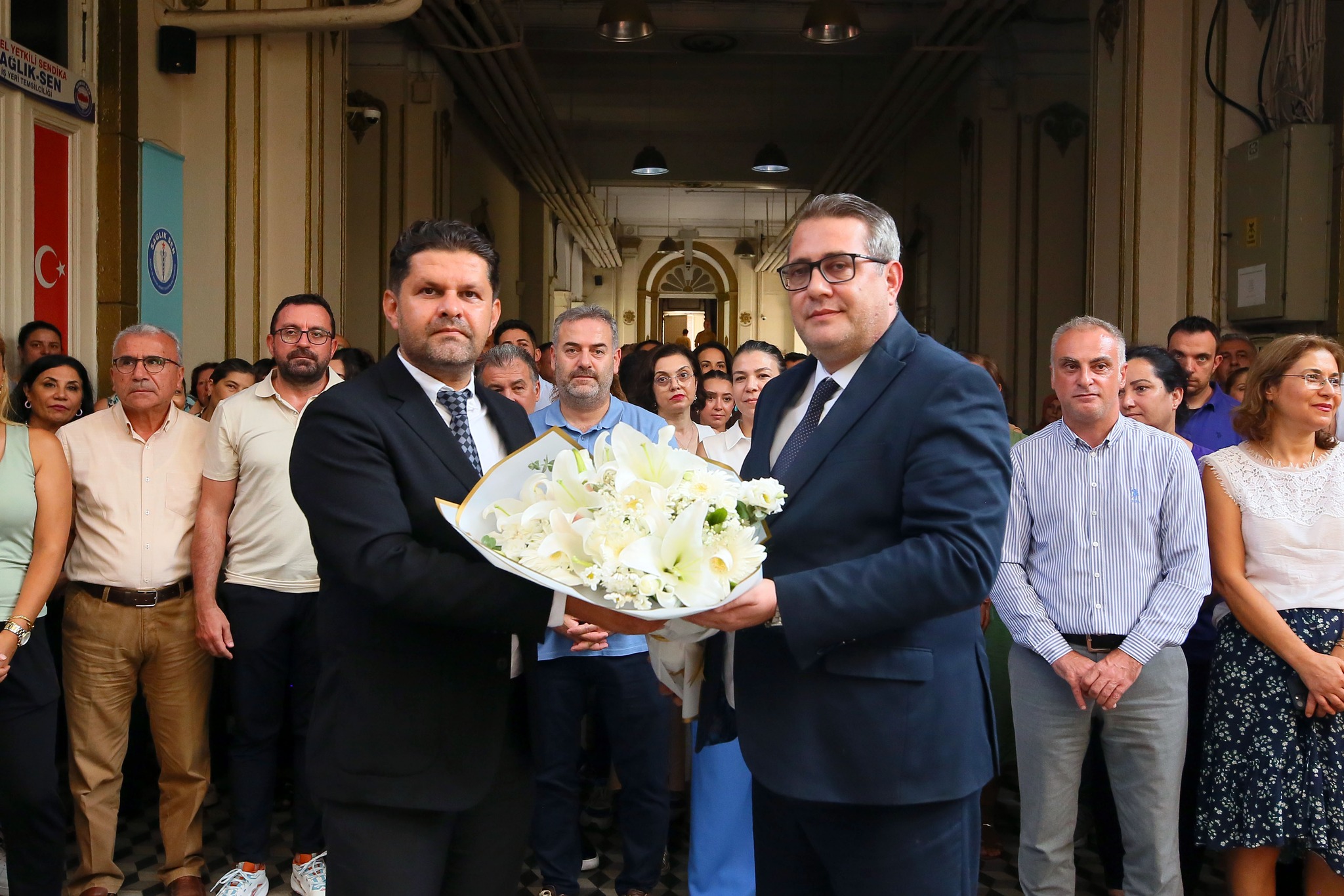 İzmir İl Sağlık Müdürü Dr. Burak Öztop Görevinden Ayrıldı