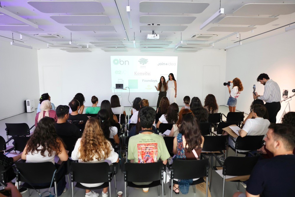 Lâl Denizli, KonuŞu Eğitim Programı’nın açılışında gençlerle buluştu