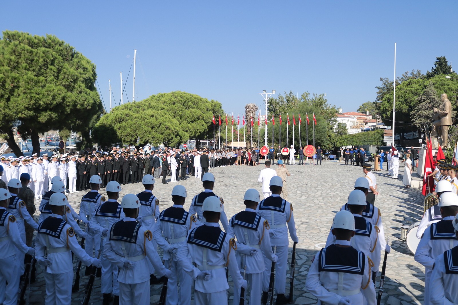 FOÇA KURTULUŞUNUN 103.YILINI KUTLADI