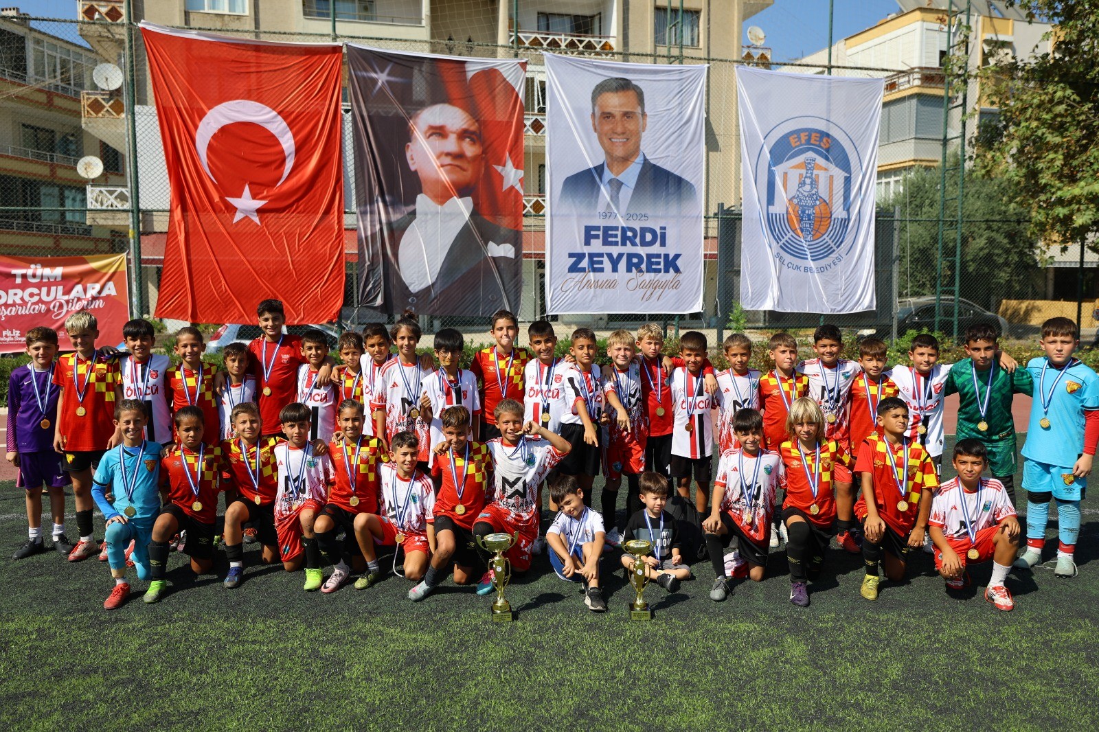 Efes Selçuk’ta Ferdi Zeyrek Futbol Müsabakaları Heyecanı