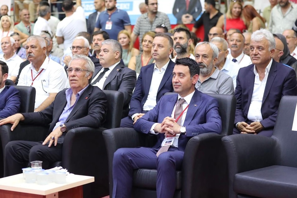 Atamayla başkan oldu, kongre ile seçim kazandı...