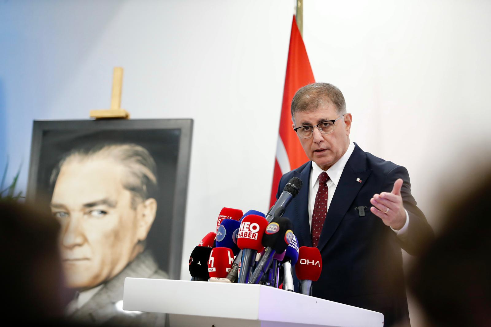 Başkan Tugay'dan önemli açıklamalar  "İzmir'in atık sorununu aylar içinde kökten çözeceğiz"