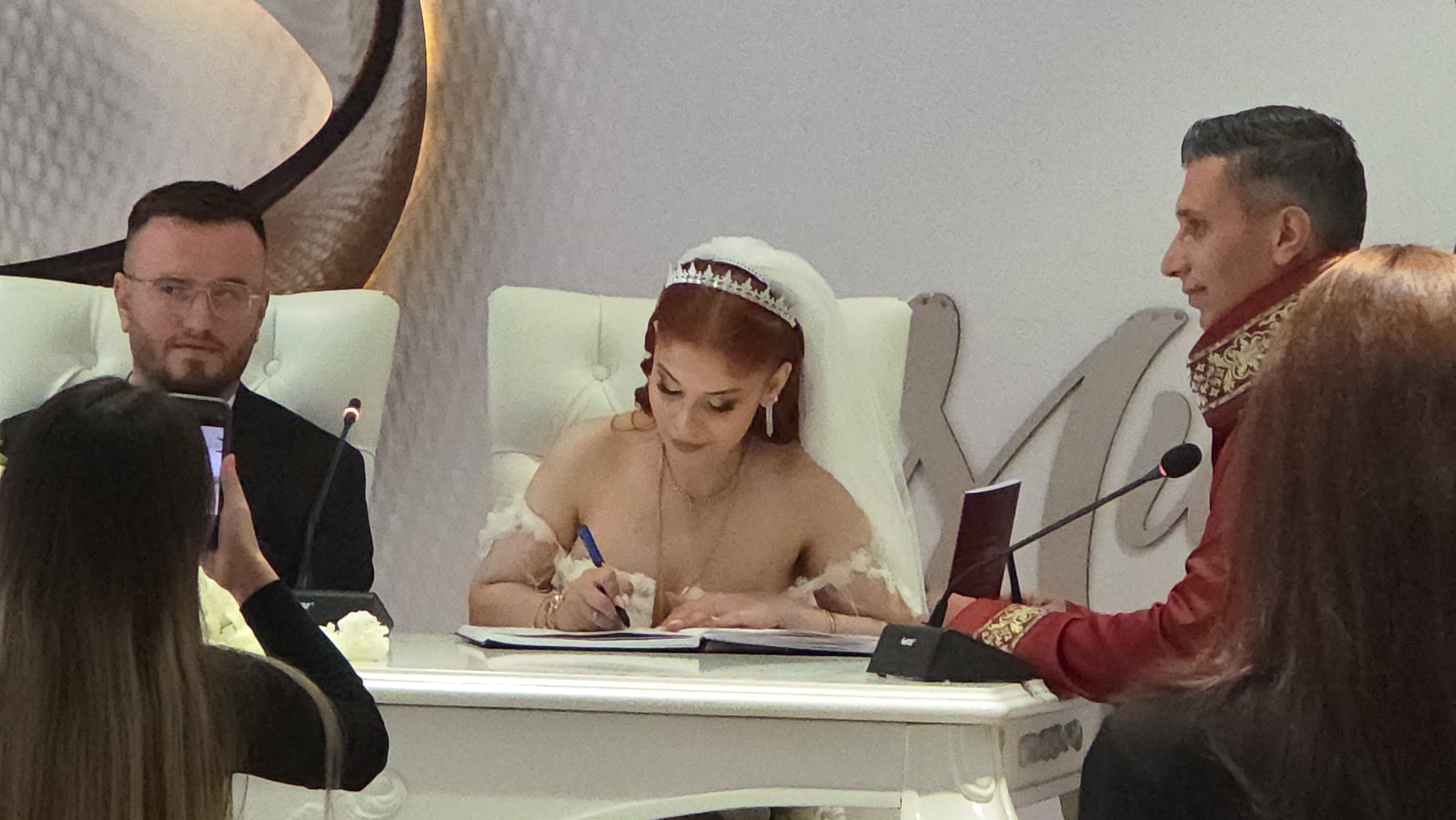 İrem Albayram ile Mertcan Sevinç dünya evine girdi