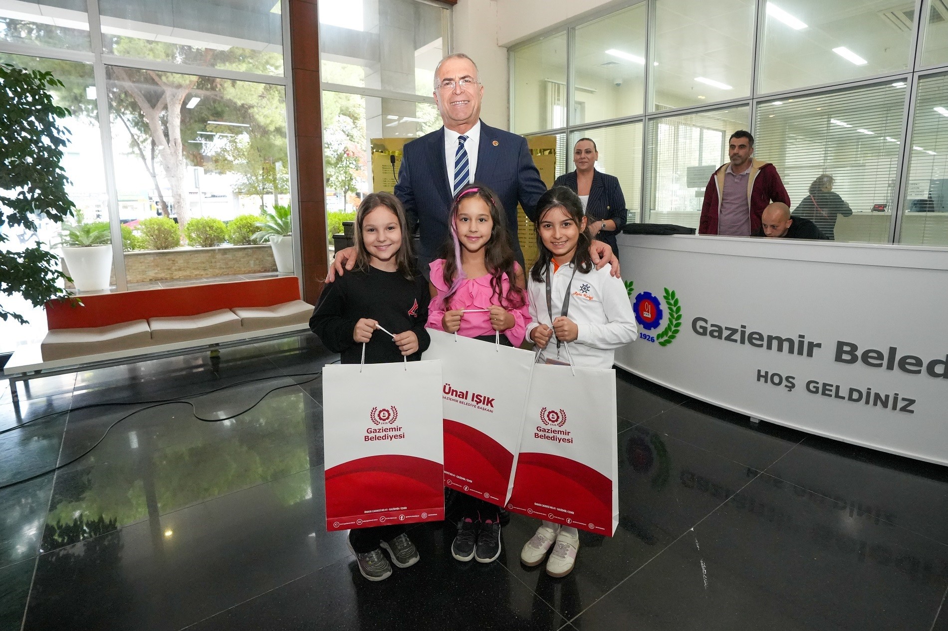 Gaziemirli çocuklar su krizine dikkat çekti