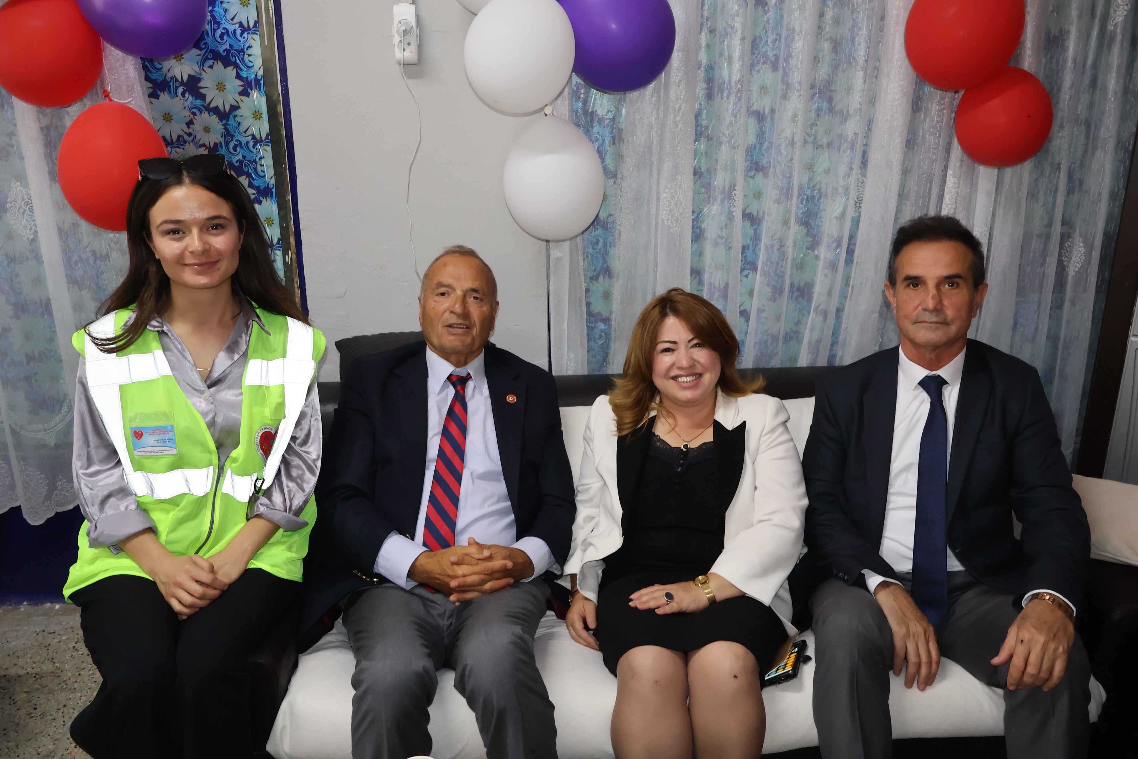 İZMİR'DE ENGELLİLER İÇİN UMUT KAPISI AÇILDI: "GERÇEK ENGEL, ZİHİNLERDEKİ AYRIMCILIKTIR"