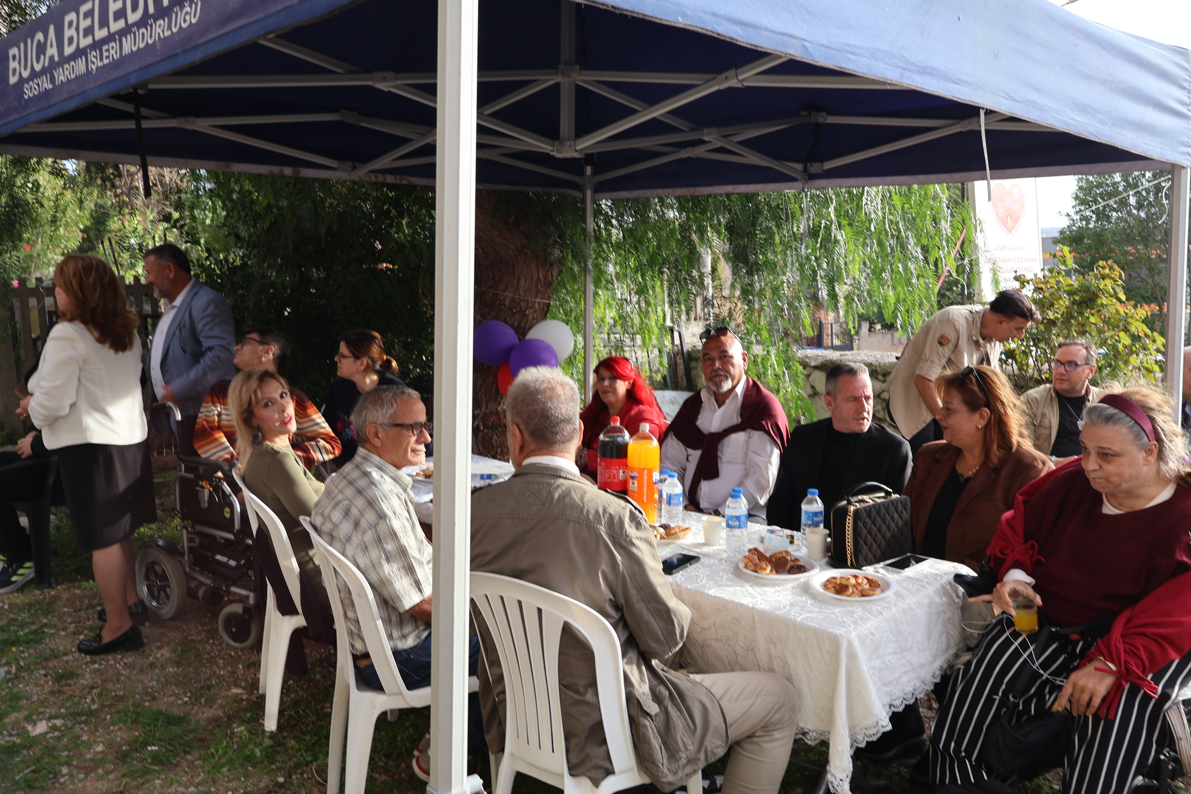 İZMİR'DE ENGELLİLER İÇİN UMUT KAPISI AÇILDI: "GERÇEK ENGEL, ZİHİNLERDEKİ AYRIMCILIKTIR"