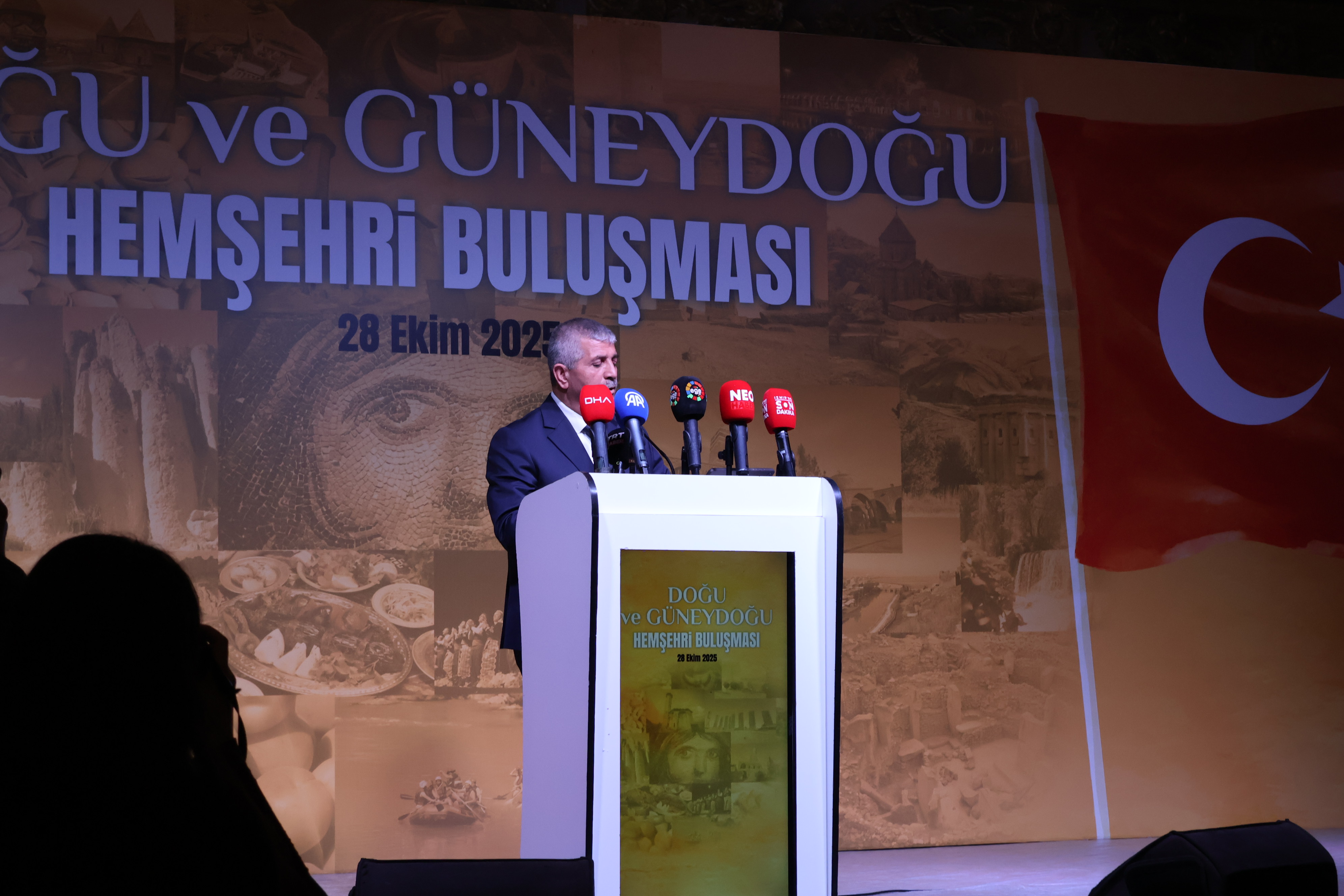 İzmir'de "Büyük Kardeşlik" Buluşması: Birlik, Dayanışma ve Umut Mesajı