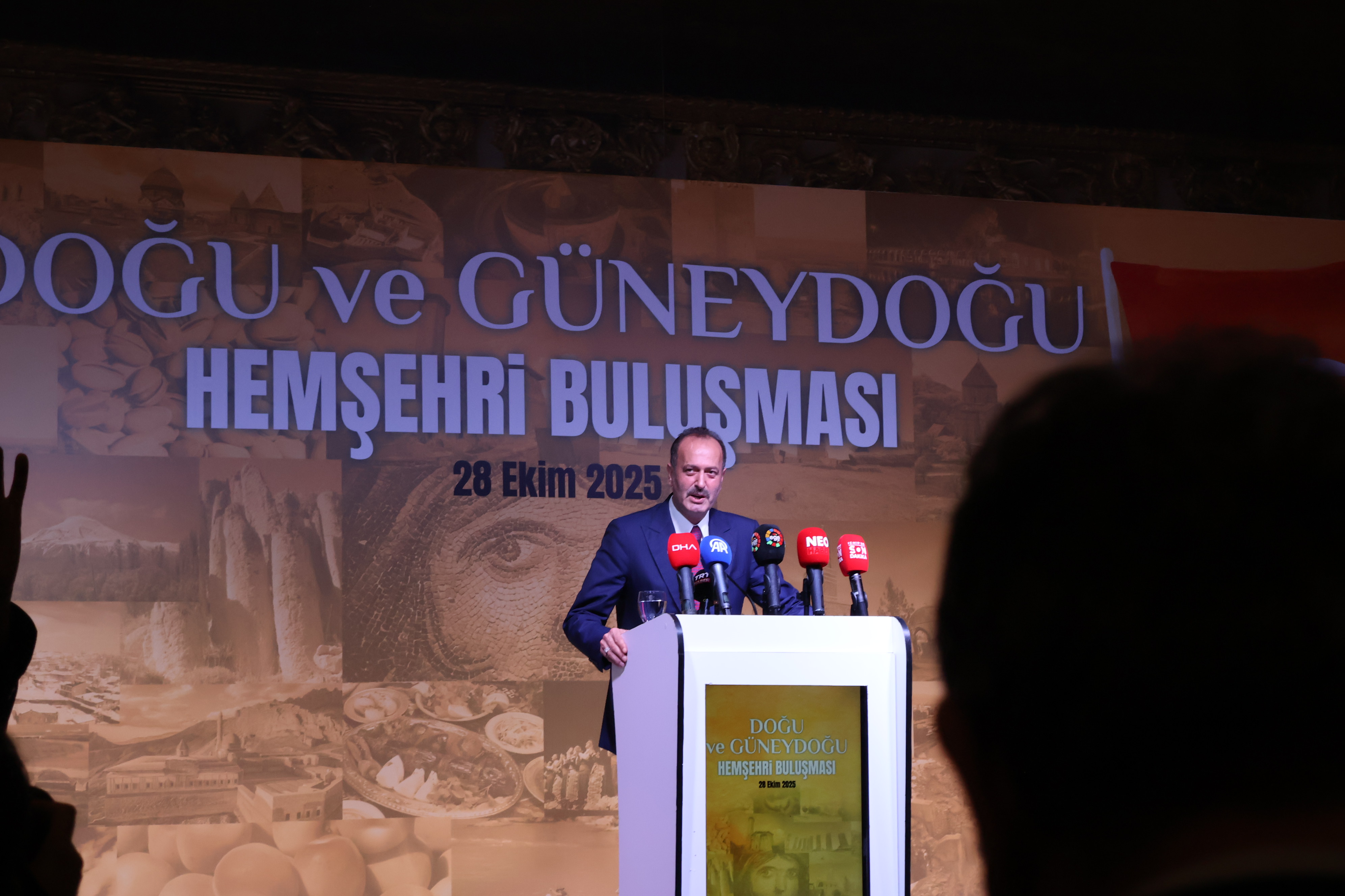 İzmir'de "Büyük Kardeşlik" Buluşması: Birlik, Dayanışma ve Umut Mesajı