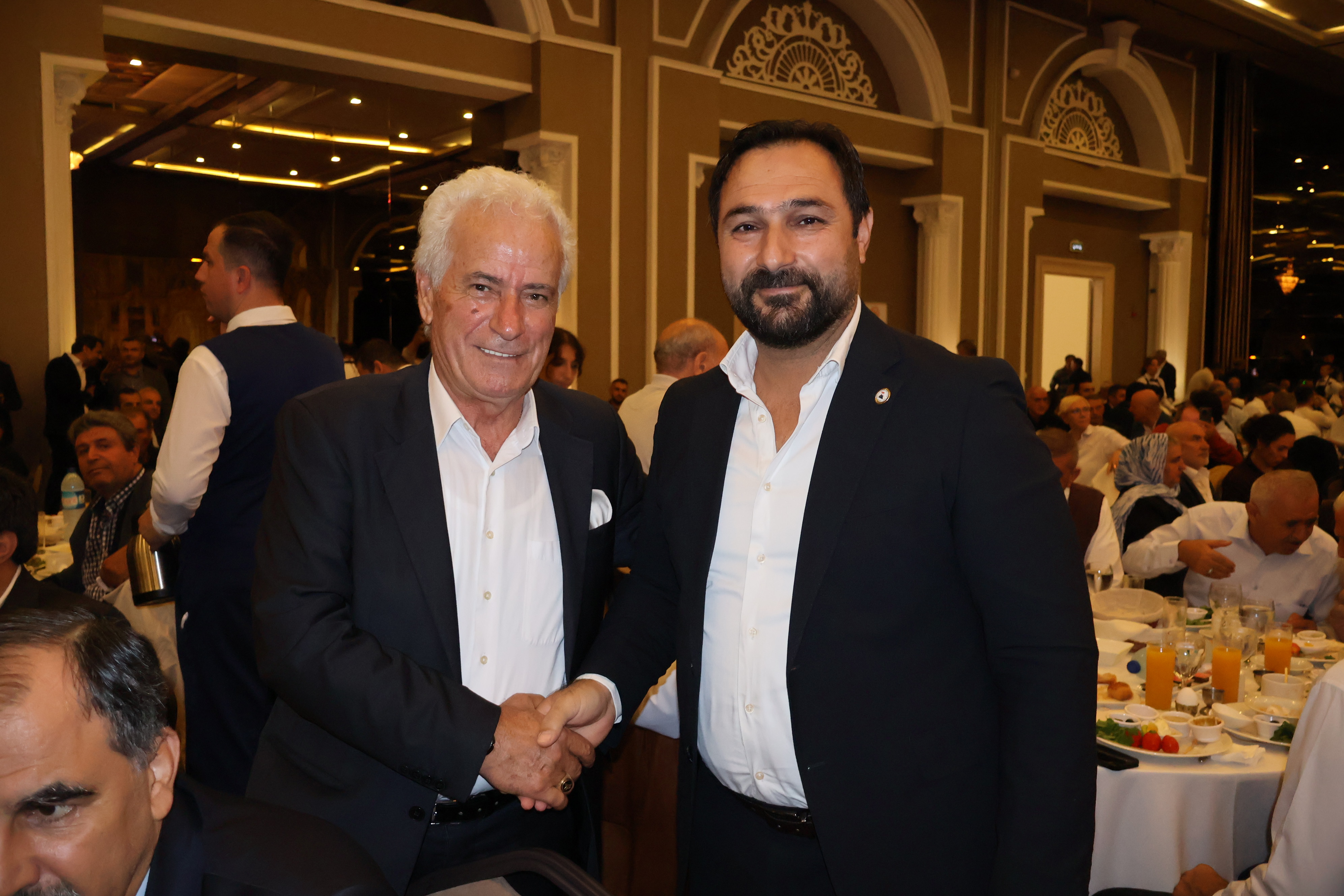 İzmir'de "Büyük Kardeşlik" Buluşması: Birlik, Dayanışma ve Umut Mesajı