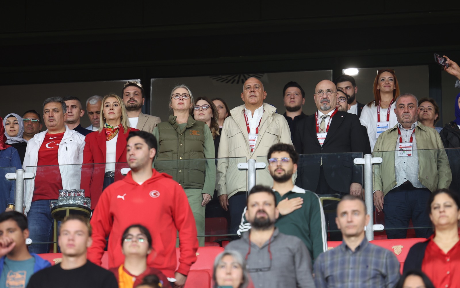 AK Partili Çankırı'dan  Kadın Millilere Sürpriz: Cumhurbaşkanı Erdoğan Soyunma Odasında Telefonda Tebrik Etti