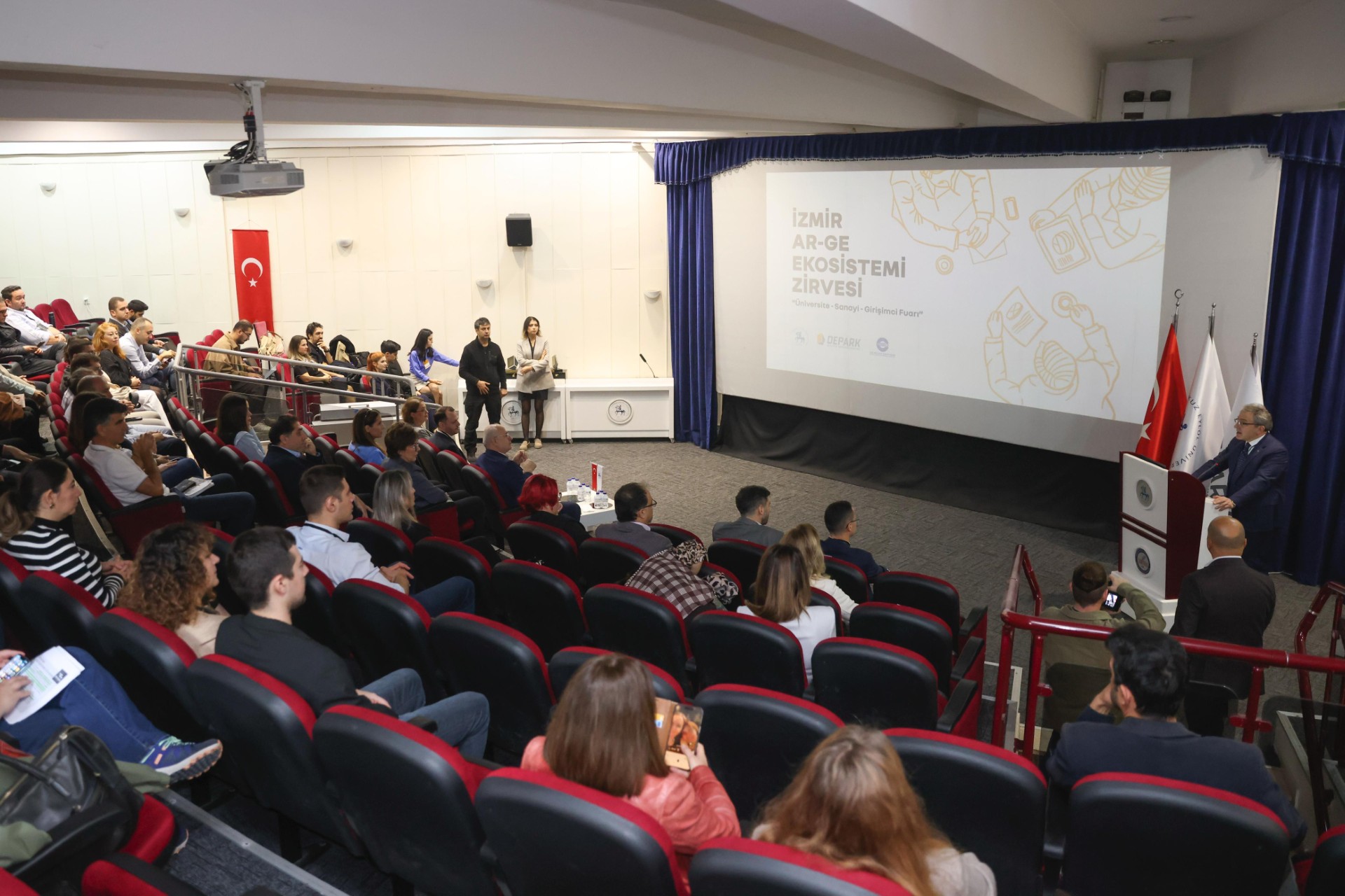 DOKUZ EYLÜL’DEN AR-GE HAMLESİ: BİLİM VE SANAYİ AYNI MASADA BULUŞTU