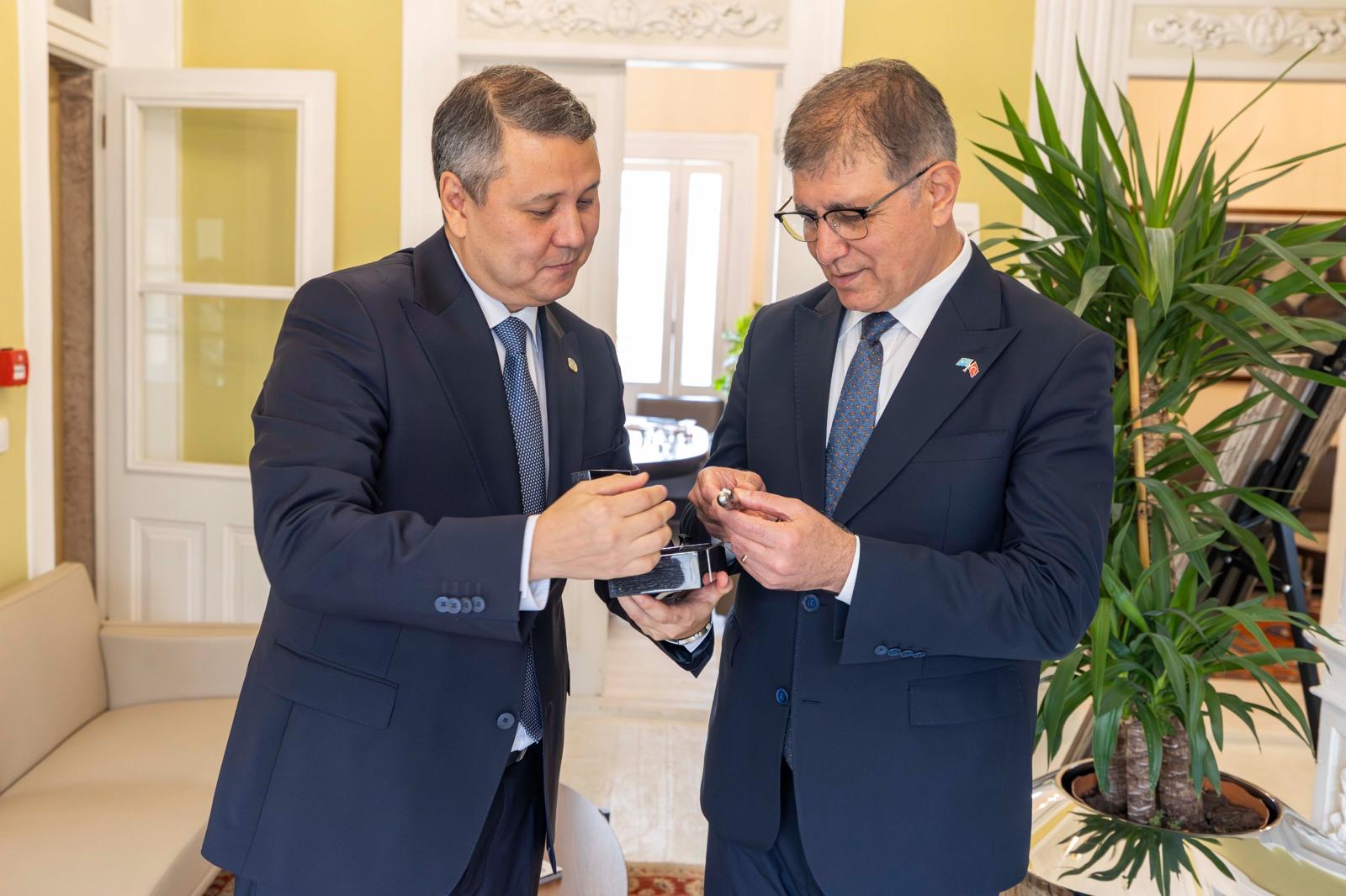 Başkan Tugay Kazakistan heyetini ağırladı