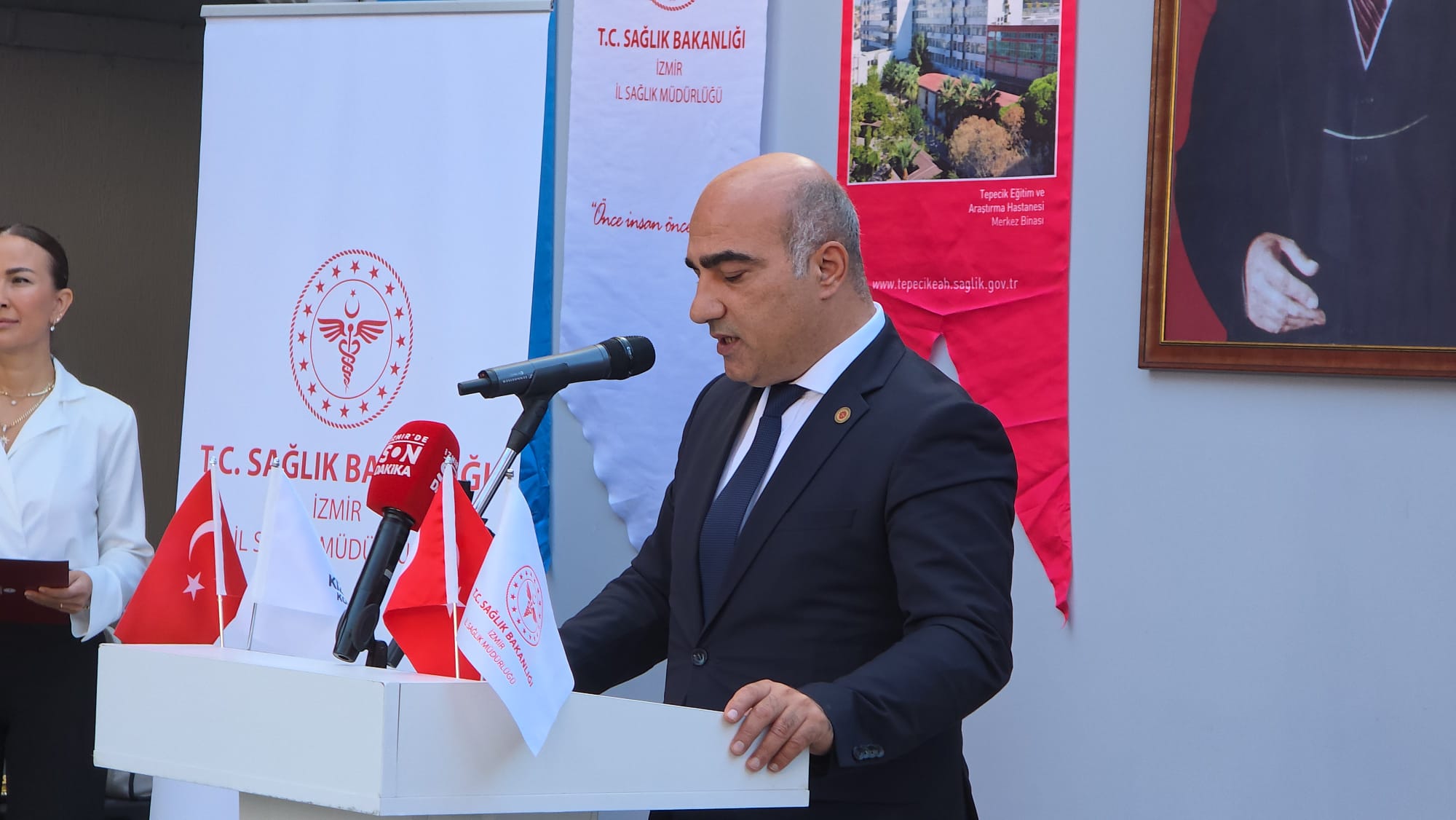 İzmir'de iyilik büyüyor: Kızılay Sosyal Butik kapılarını açtı