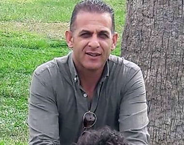 Polis memuru silahını temizlerken vurdu