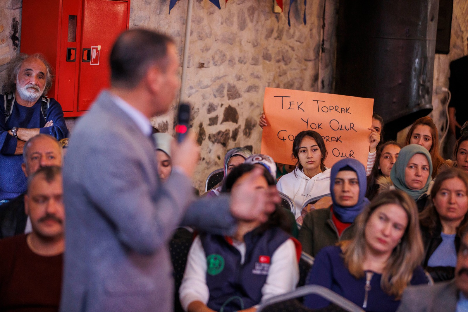 Soyer: “Çocuklarınızı sütsüz, kooperatiflerimizi öksüz bırakmayacağız”